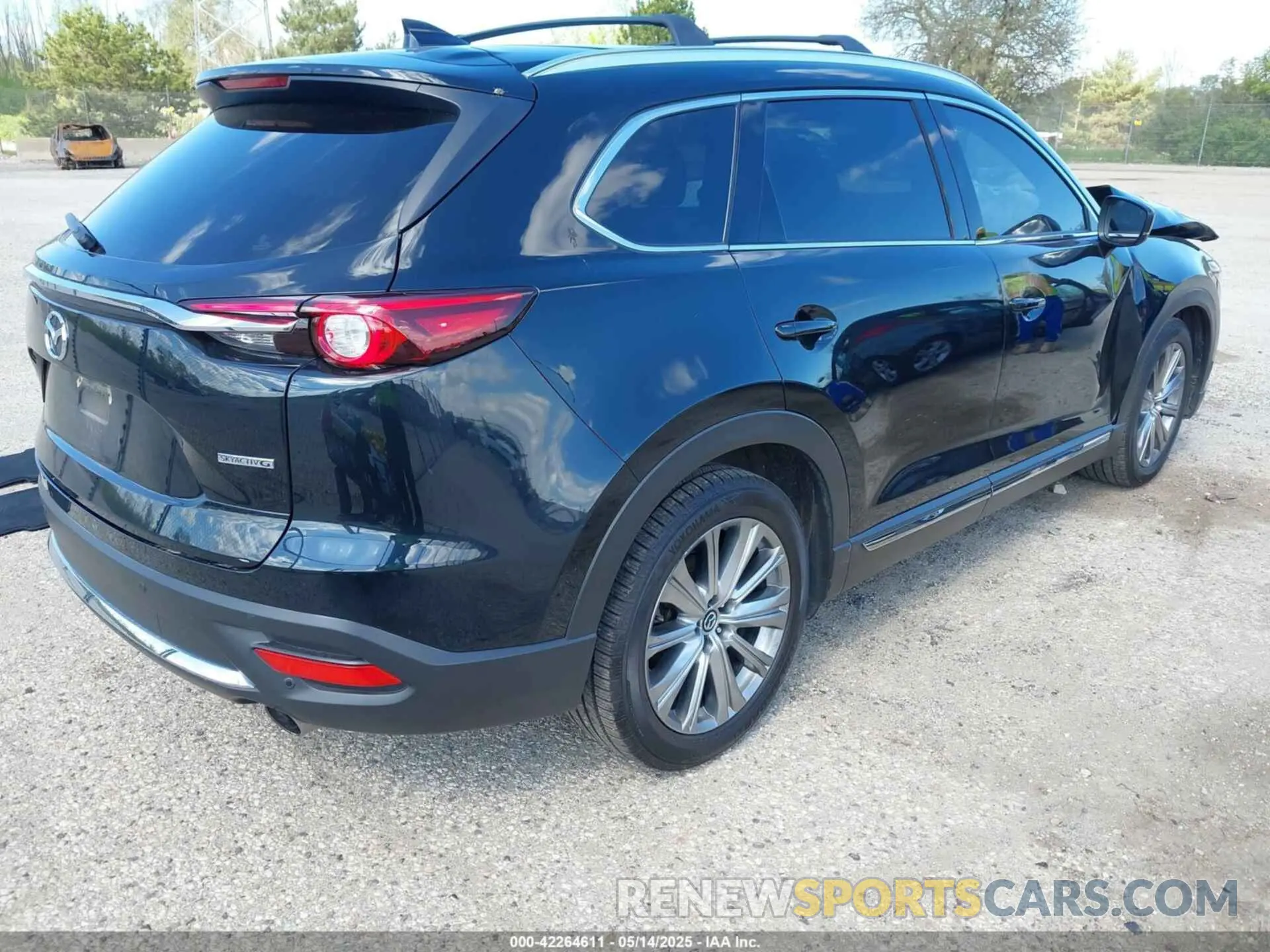 4 Photograph of a damaged car JM3TCBEY1M0539786 MAZDA CX-9 2021