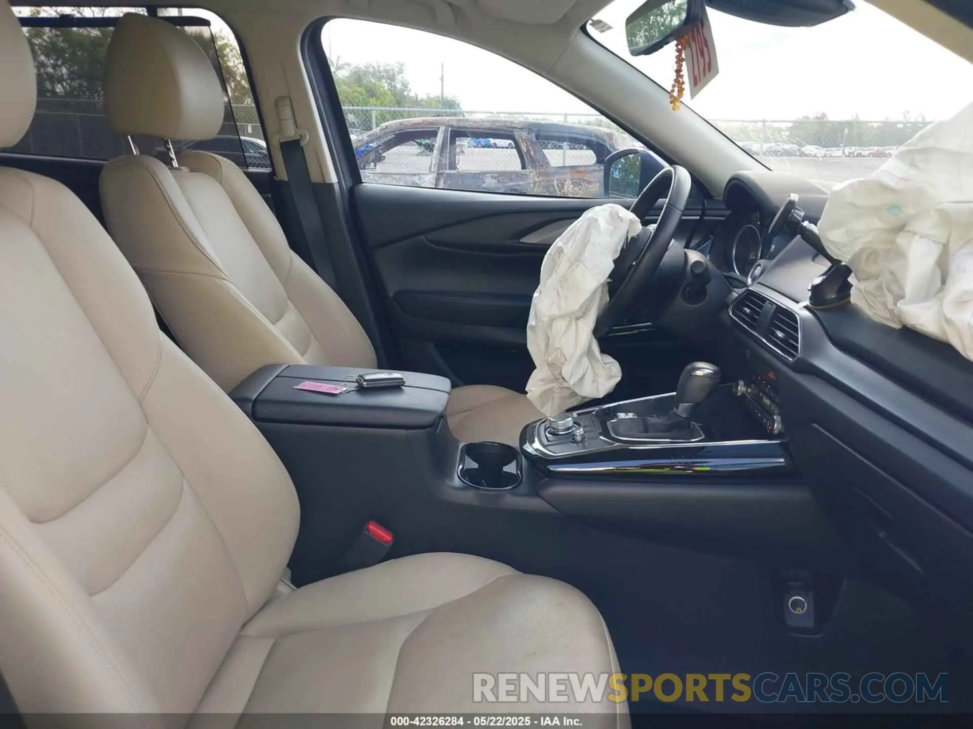 5 Photograph of a damaged car JM3TCBAY9N0624575 MAZDA CX-9 2022