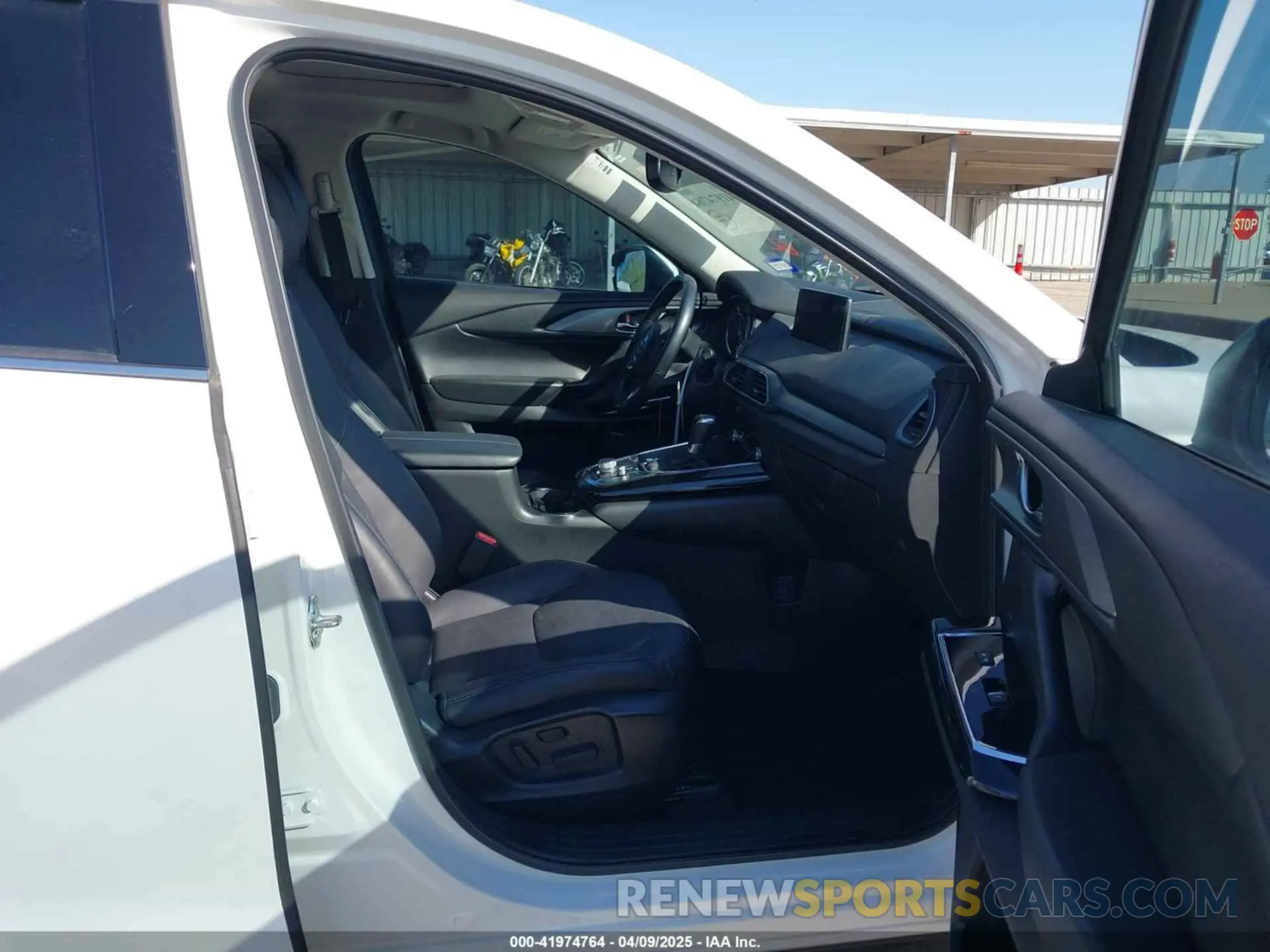 5 Photograph of a damaged car JM3TCBCY5N0627700 MAZDA CX-9 2022