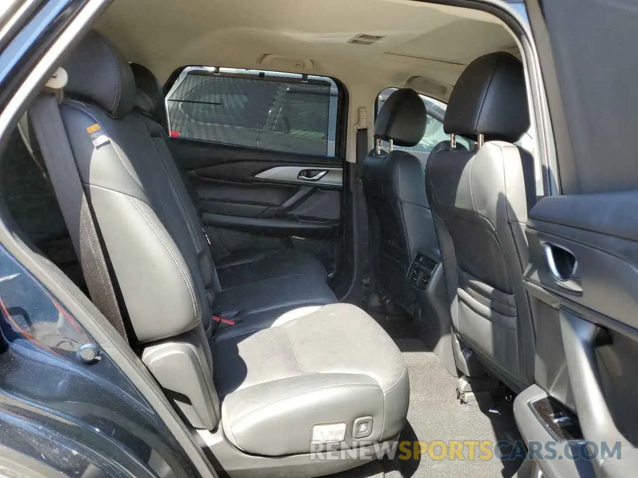 11 Photograph of a damaged car JM3TCBCY5N0627731 MAZDA CX-9 2022