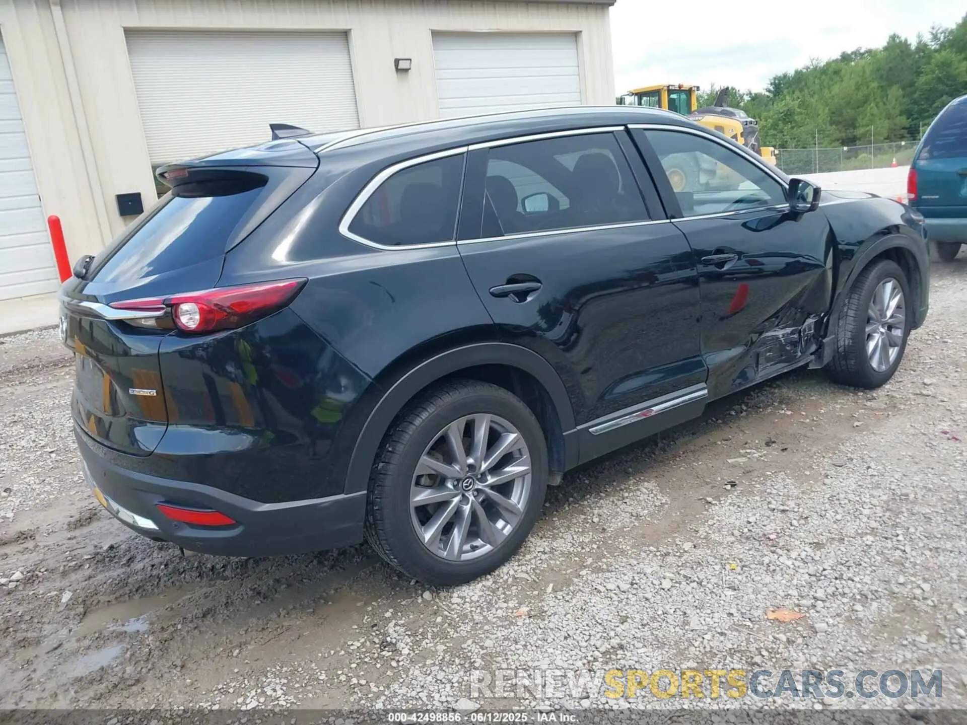 4 Photograph of a damaged car JM3TCBDYXN0627657 MAZDA CX-9 2022