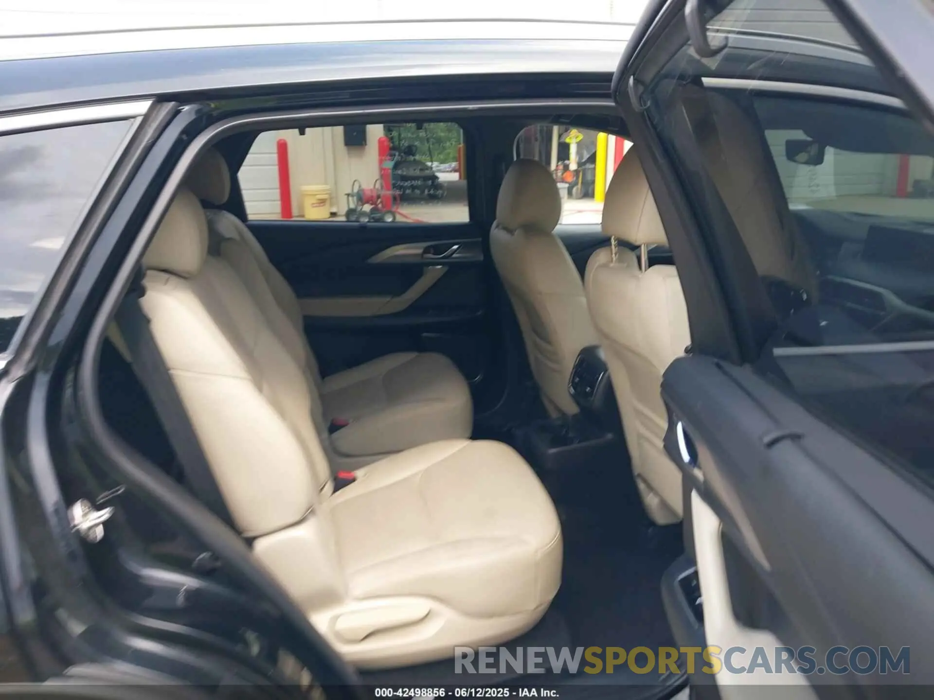 8 Photograph of a damaged car JM3TCBDYXN0627657 MAZDA CX-9 2022