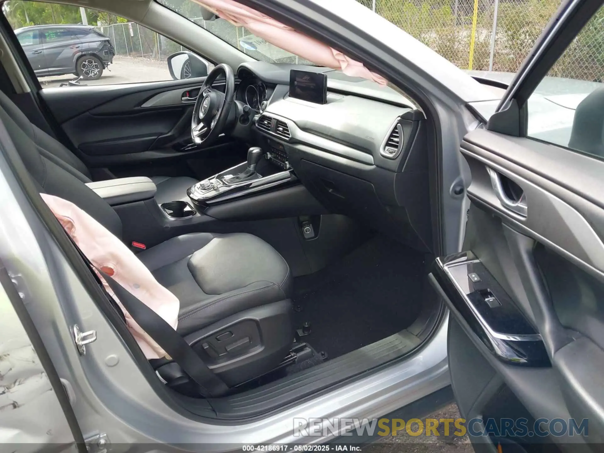 5 Photograph of a damaged car JM3TCBAY7P0652913 MAZDA CX-9 2023