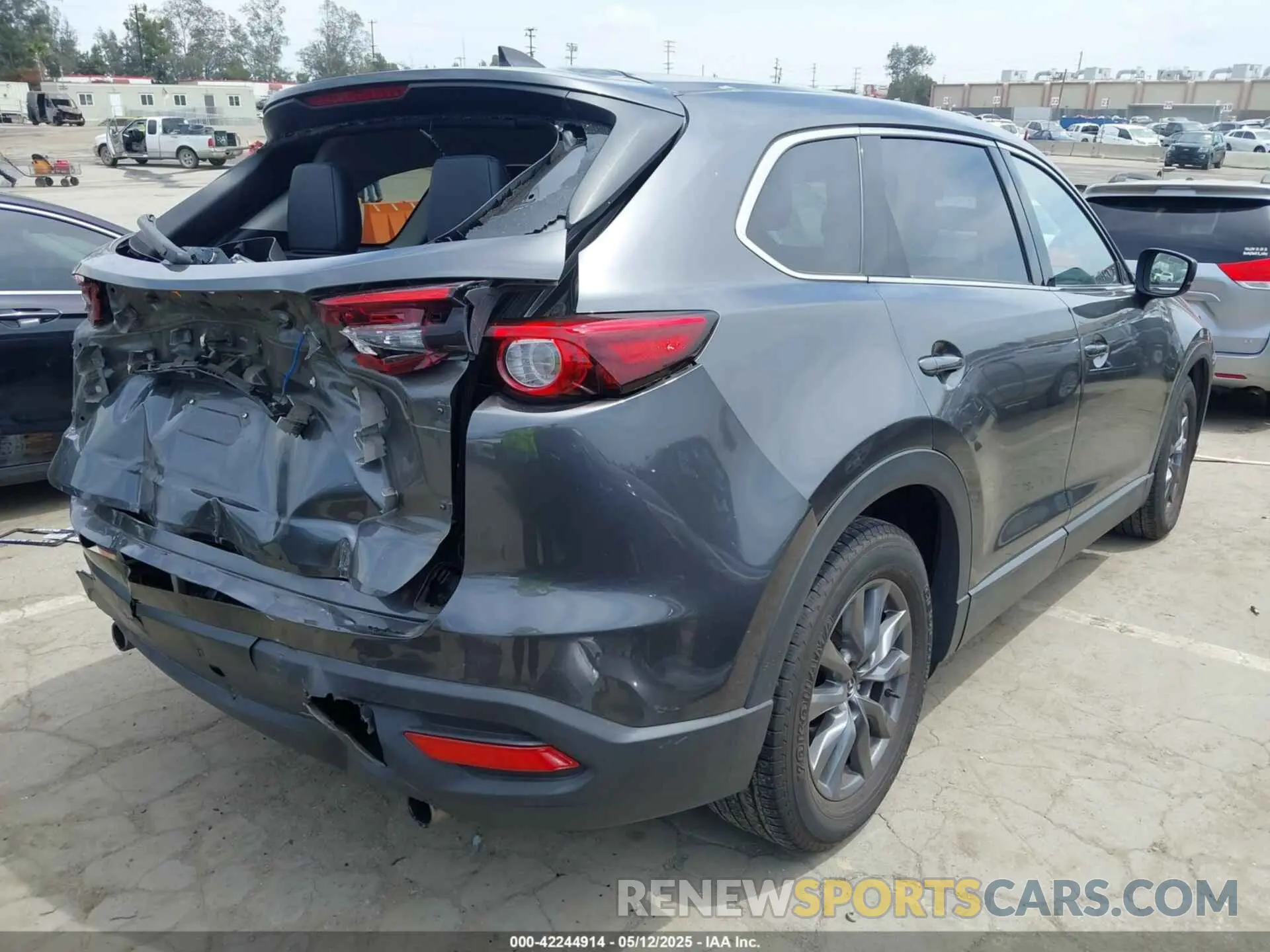 4 Photograph of a damaged car JM3TCBCY1P0654914 MAZDA CX-9 2023