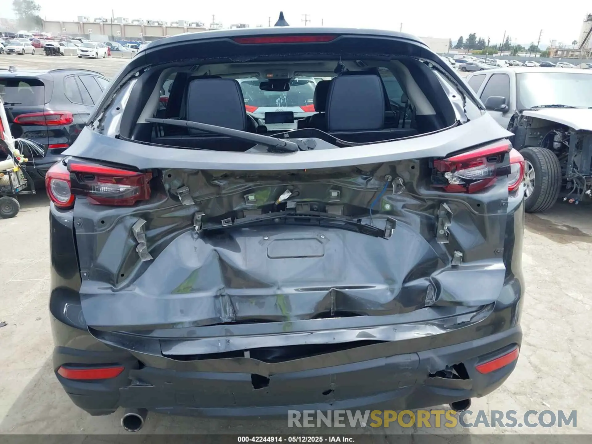 6 Photograph of a damaged car JM3TCBCY1P0654914 MAZDA CX-9 2023