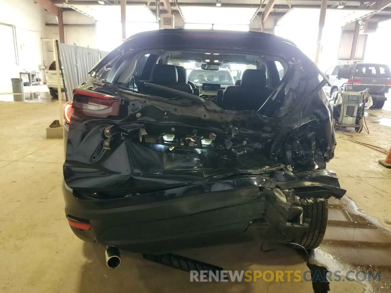 6 Photograph of a damaged car JM3TCBCY1P0655657 MAZDA CX-9 2023