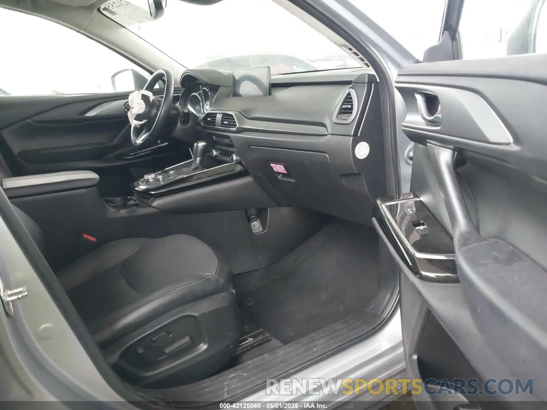 5 Photograph of a damaged car JM3TCBCY6P0657078 MAZDA CX-9 2023