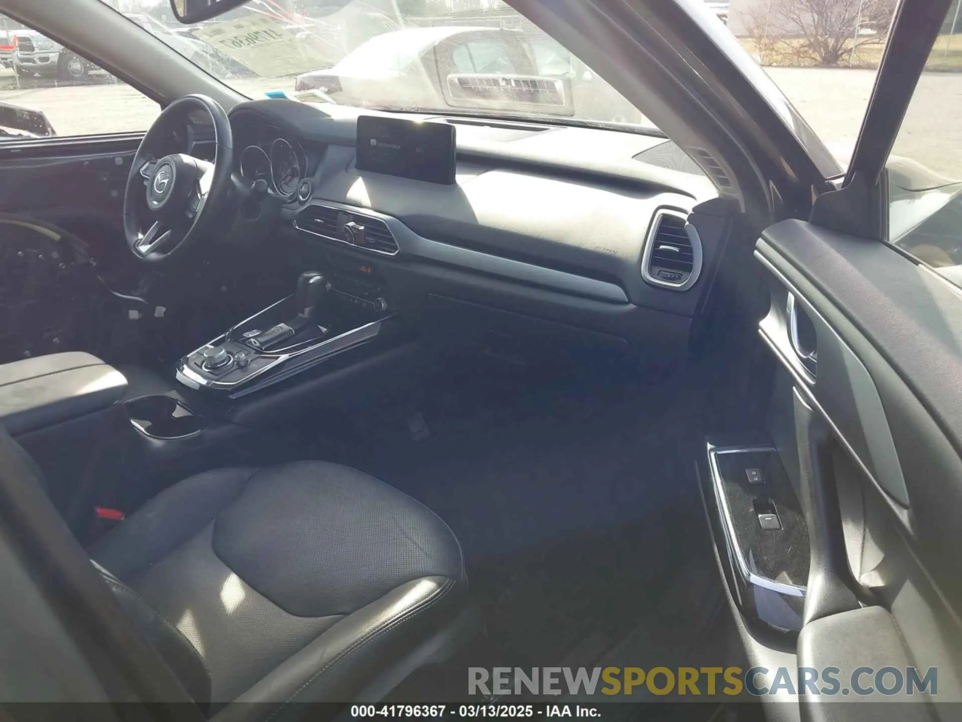 5 Photograph of a damaged car JM3TCBCY7P0653136 MAZDA CX-9 2023