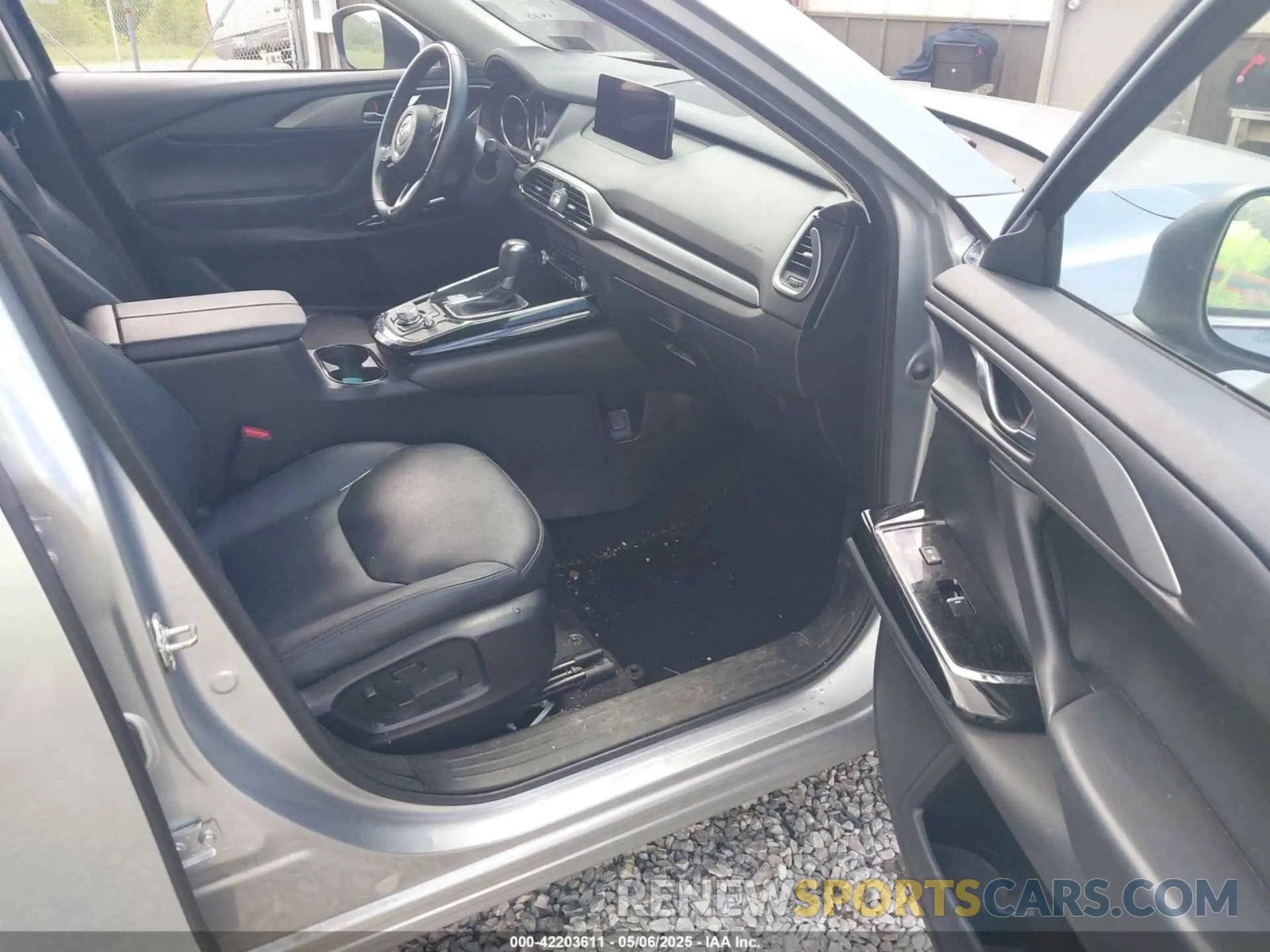 5 Photograph of a damaged car JM3TCBCY9P0659522 MAZDA CX-9 2023