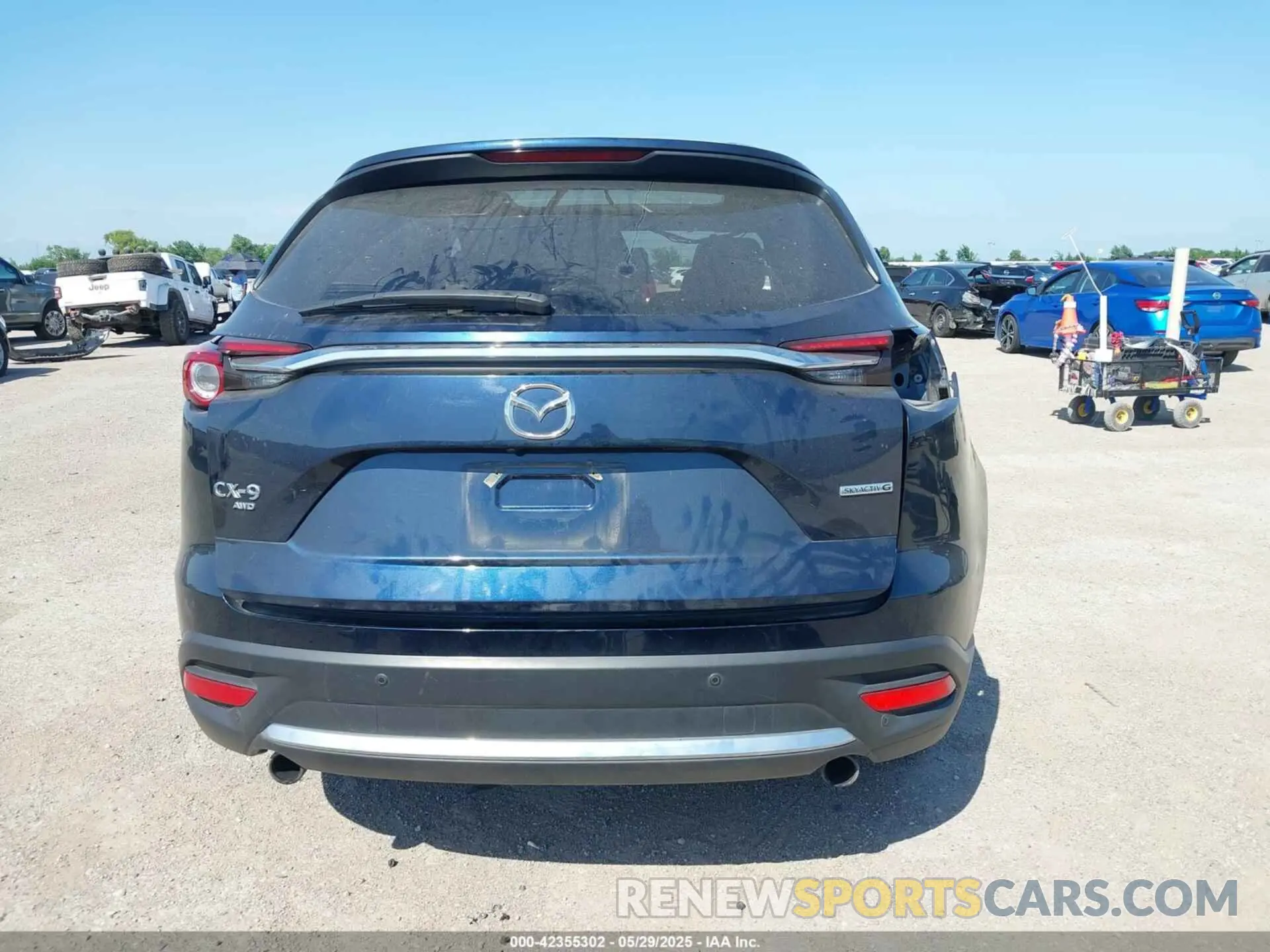 17 Photograph of a damaged car JM3TCBDY0P0634703 MAZDA CX-9 2023