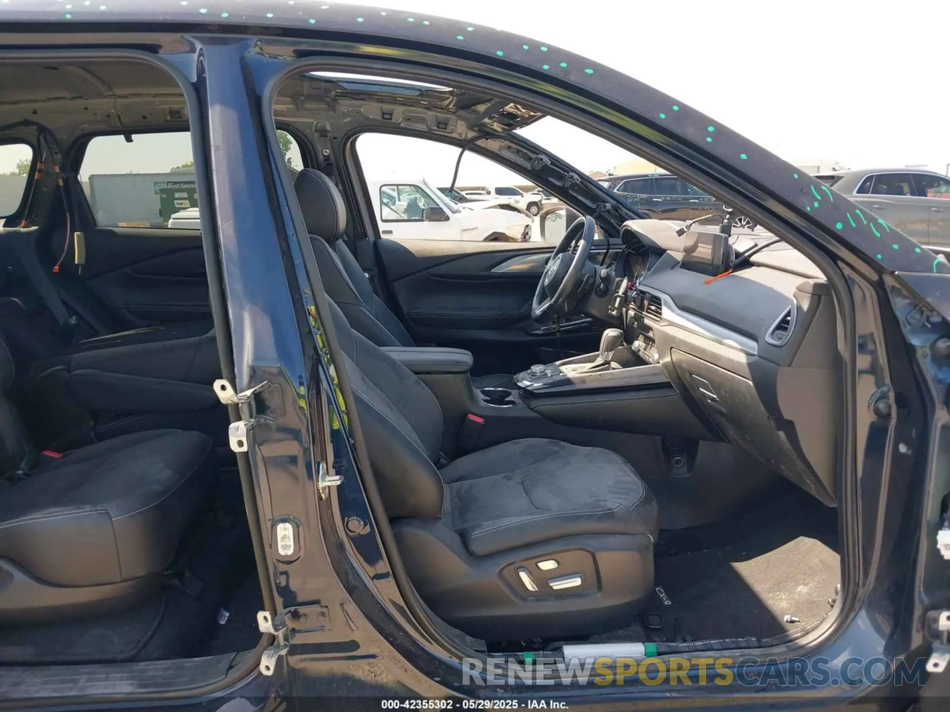 5 Photograph of a damaged car JM3TCBDY0P0634703 MAZDA CX-9 2023