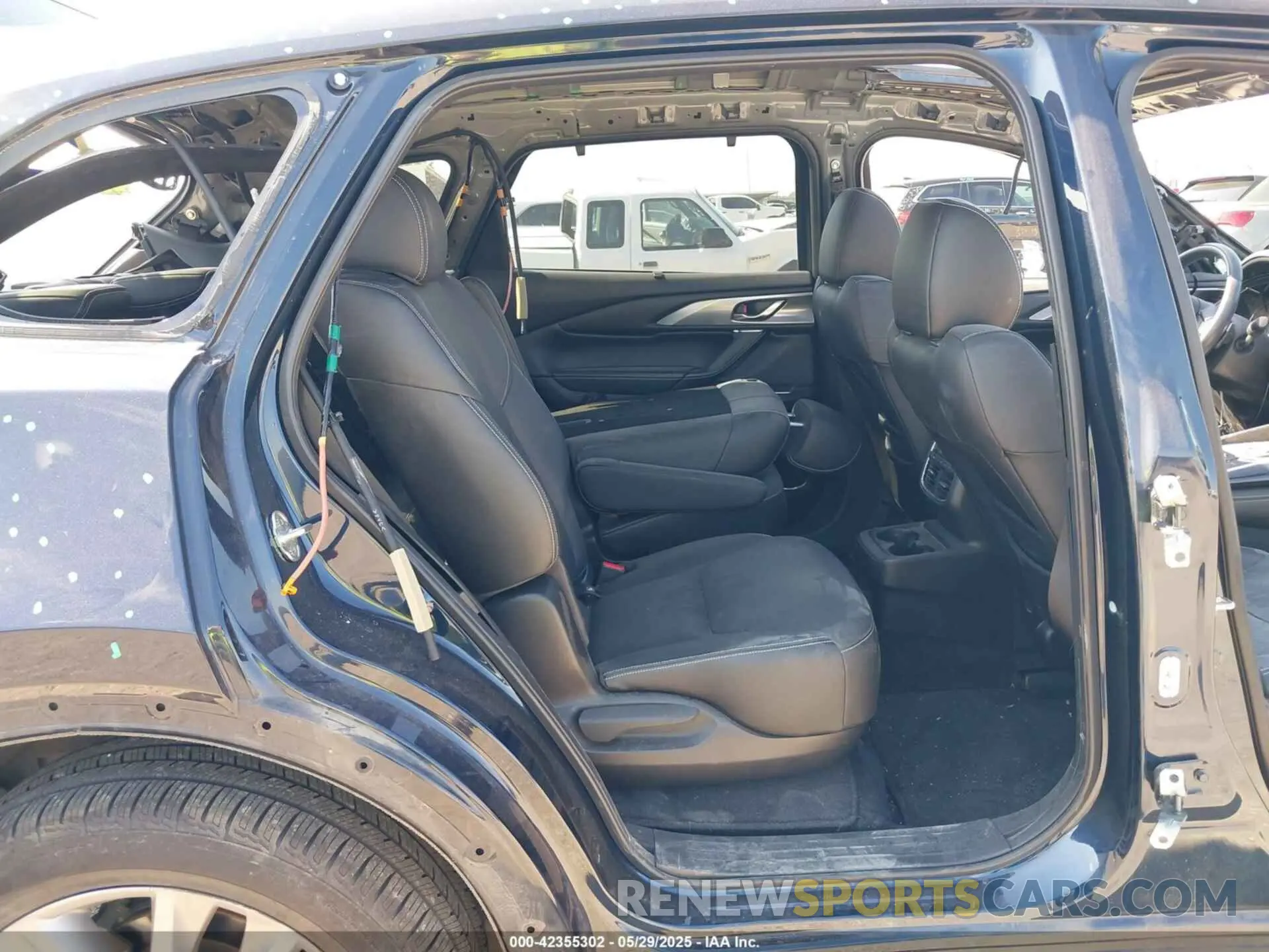 8 Photograph of a damaged car JM3TCBDY0P0634703 MAZDA CX-9 2023