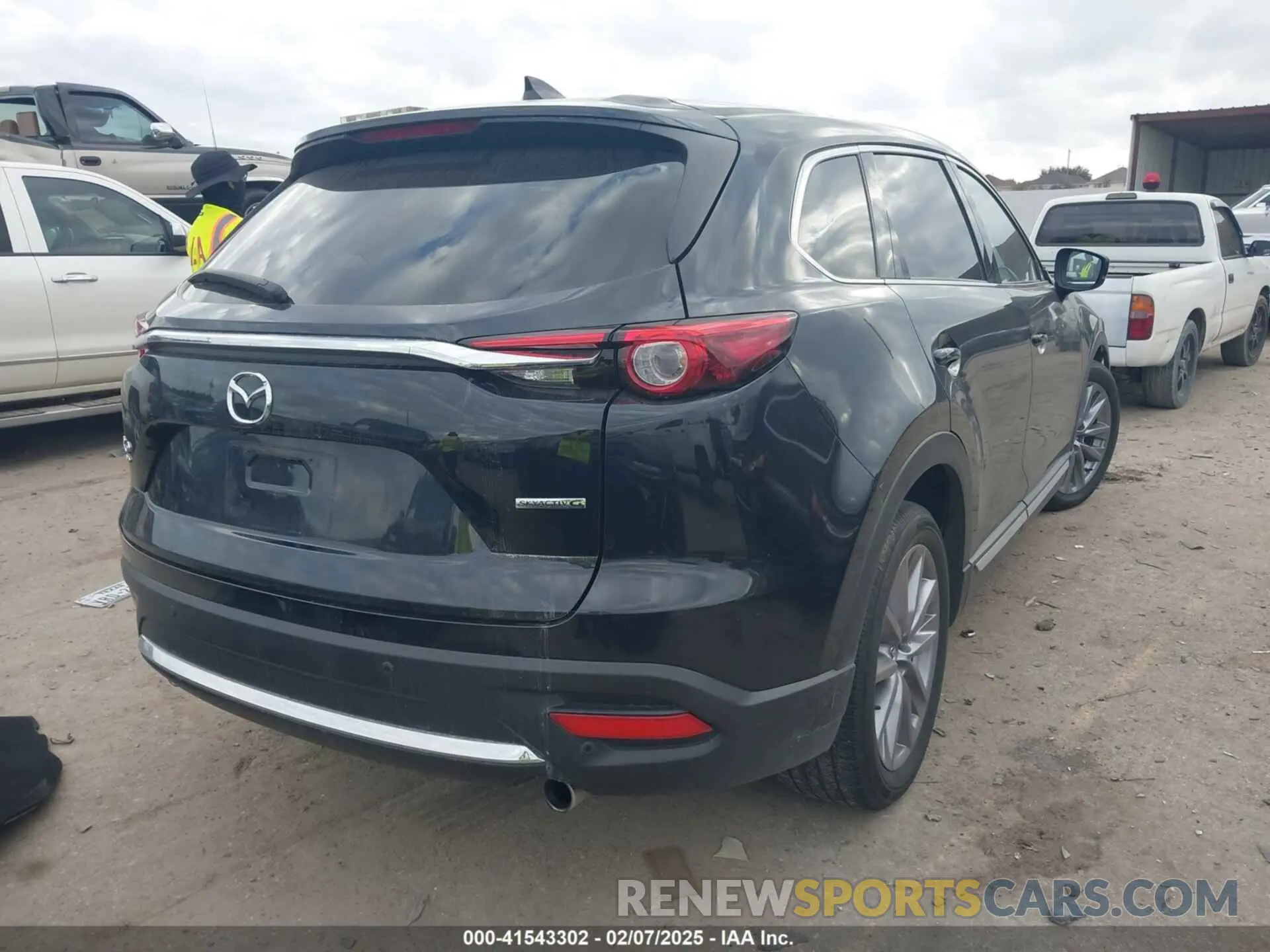 4 Photograph of a damaged car JM3TCBDY2P0632239 MAZDA CX-9 2023