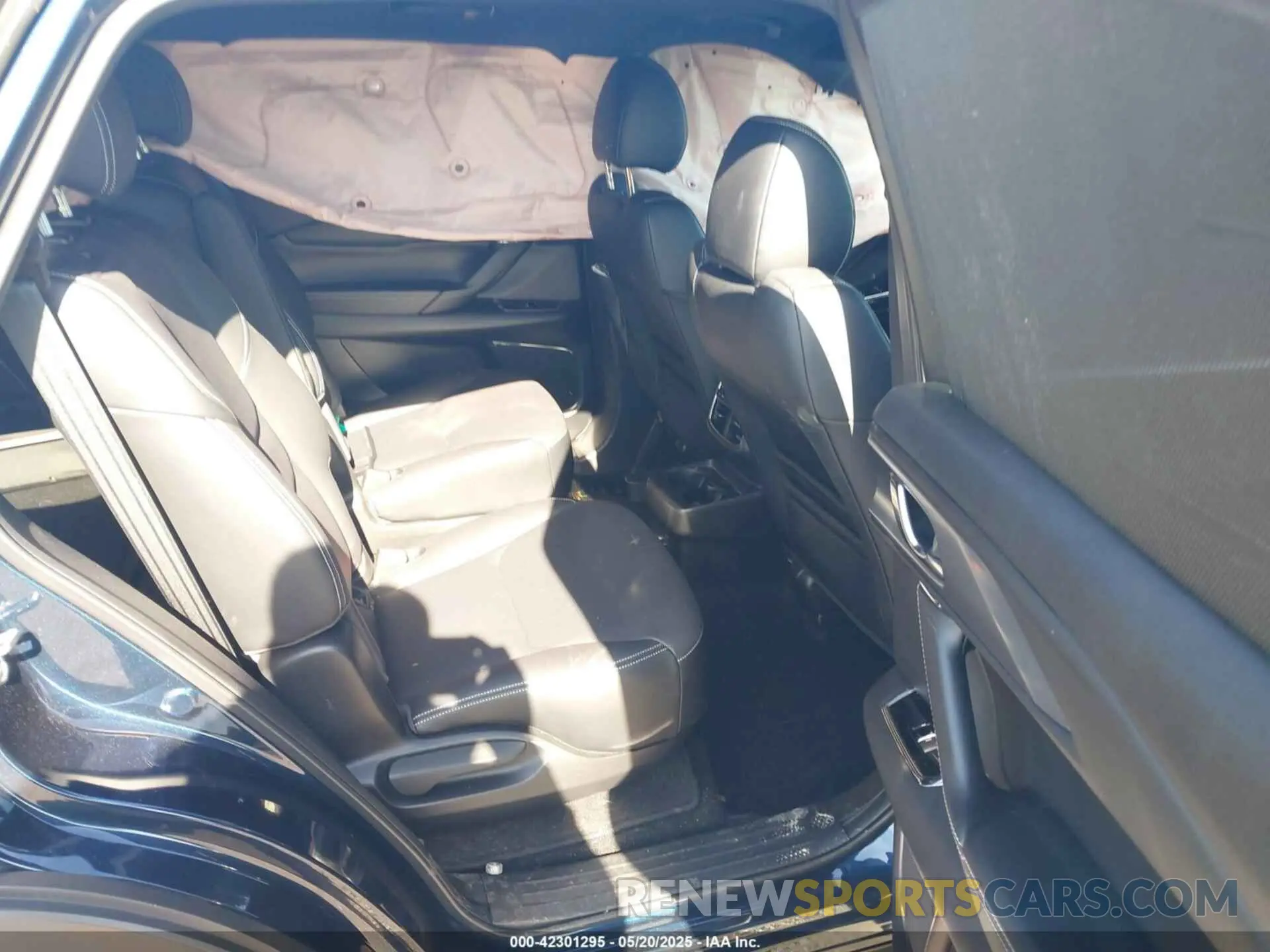 8 Photograph of a damaged car JM3TCBDY9P0633470 MAZDA CX-9 2023