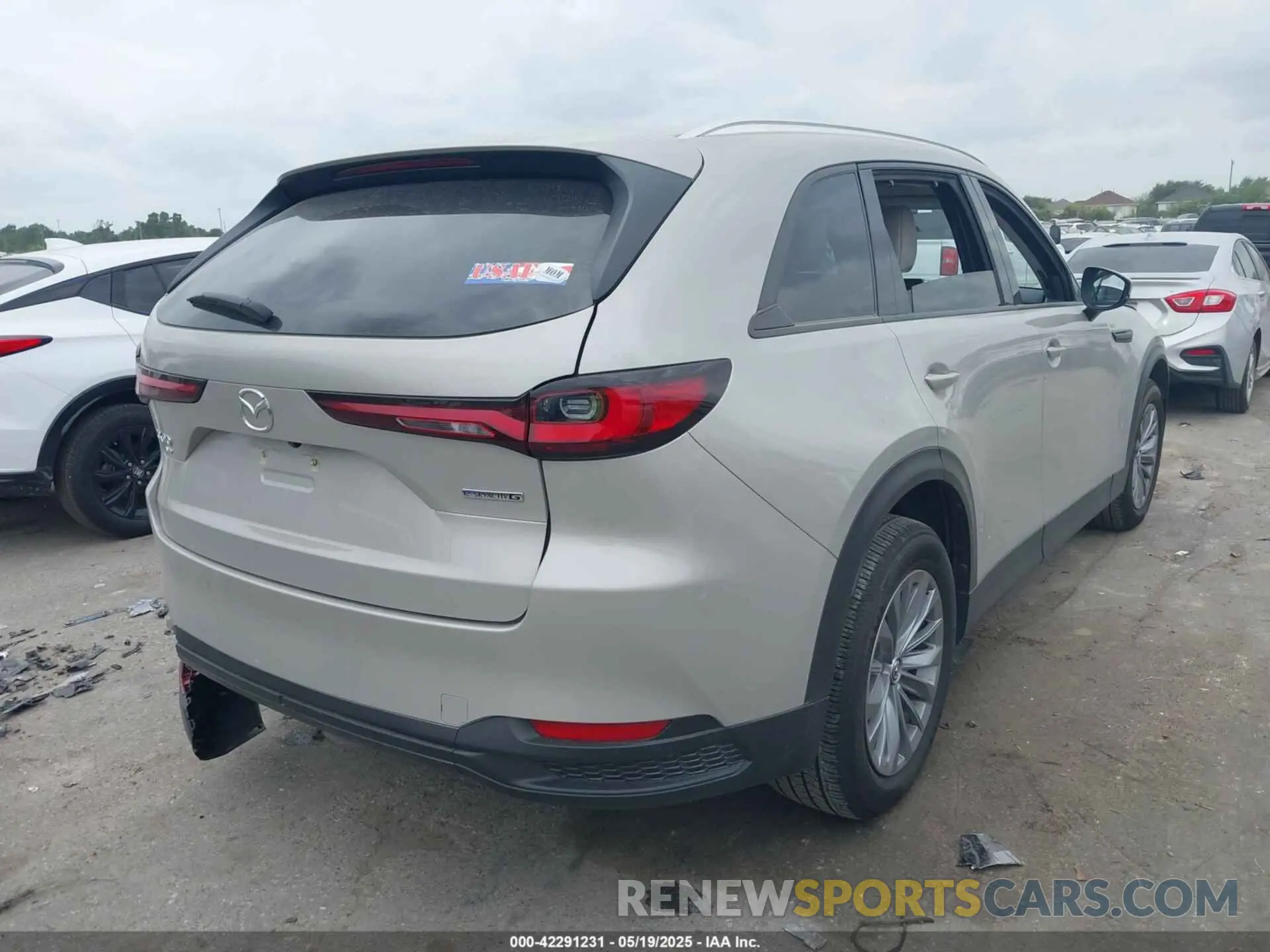 4 Photograph of a damaged car JM3KKBHD9R1114373 MAZDA CX-90 2024