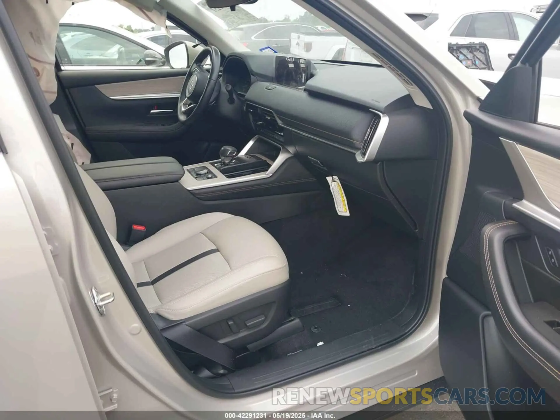5 Photograph of a damaged car JM3KKBHD9R1114373 MAZDA CX-90 2024