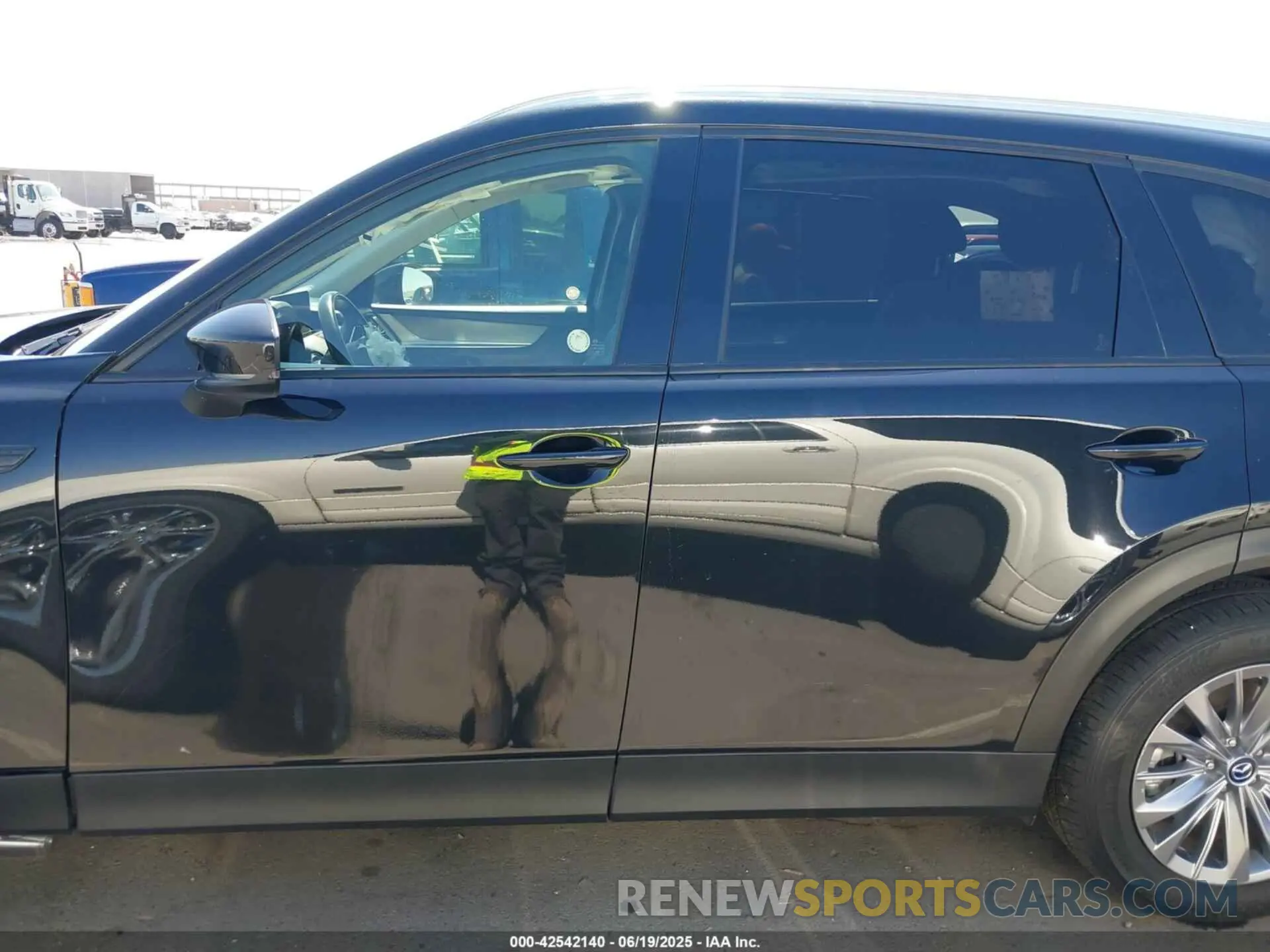 14 Photograph of a damaged car JM3KKCHD1R1118780 MAZDA CX-90 2024