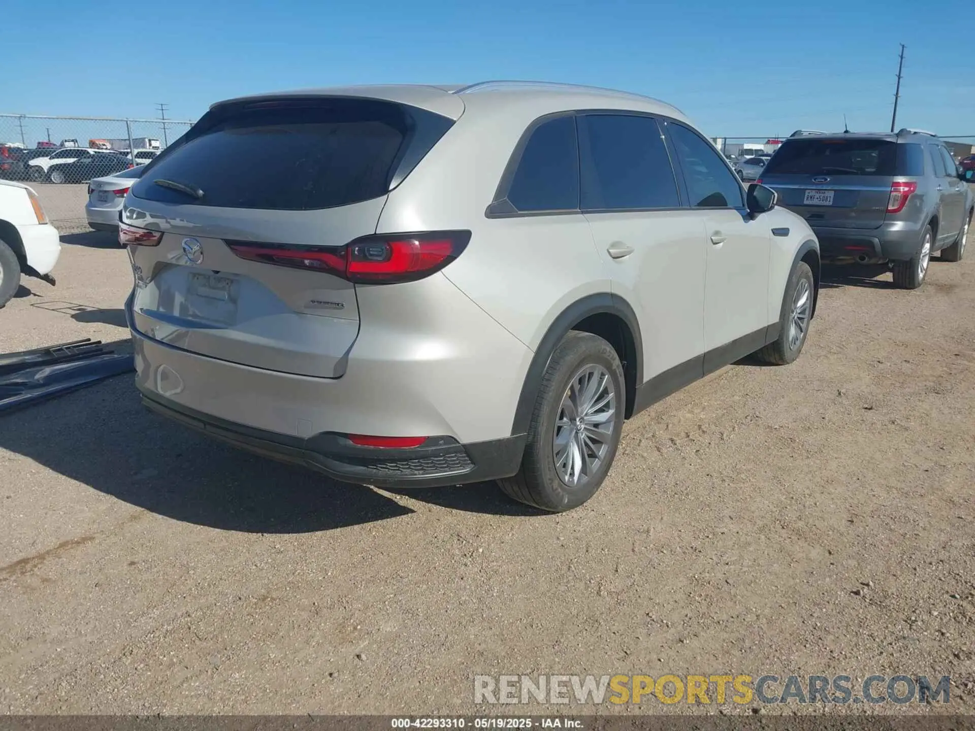 4 Photograph of a damaged car JM3KKCHD2R1128136 MAZDA CX-90 2024