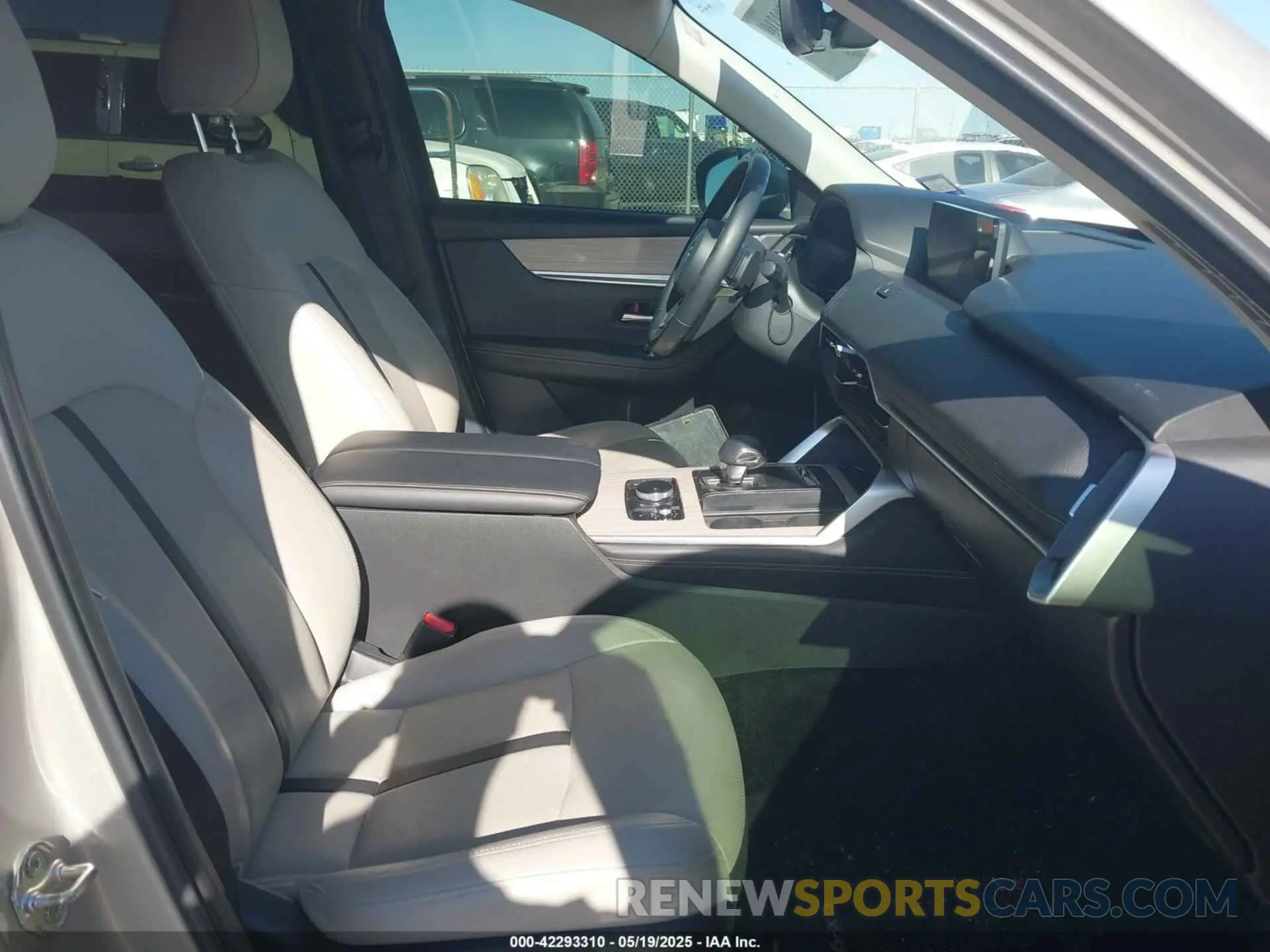5 Photograph of a damaged car JM3KKCHD2R1128136 MAZDA CX-90 2024