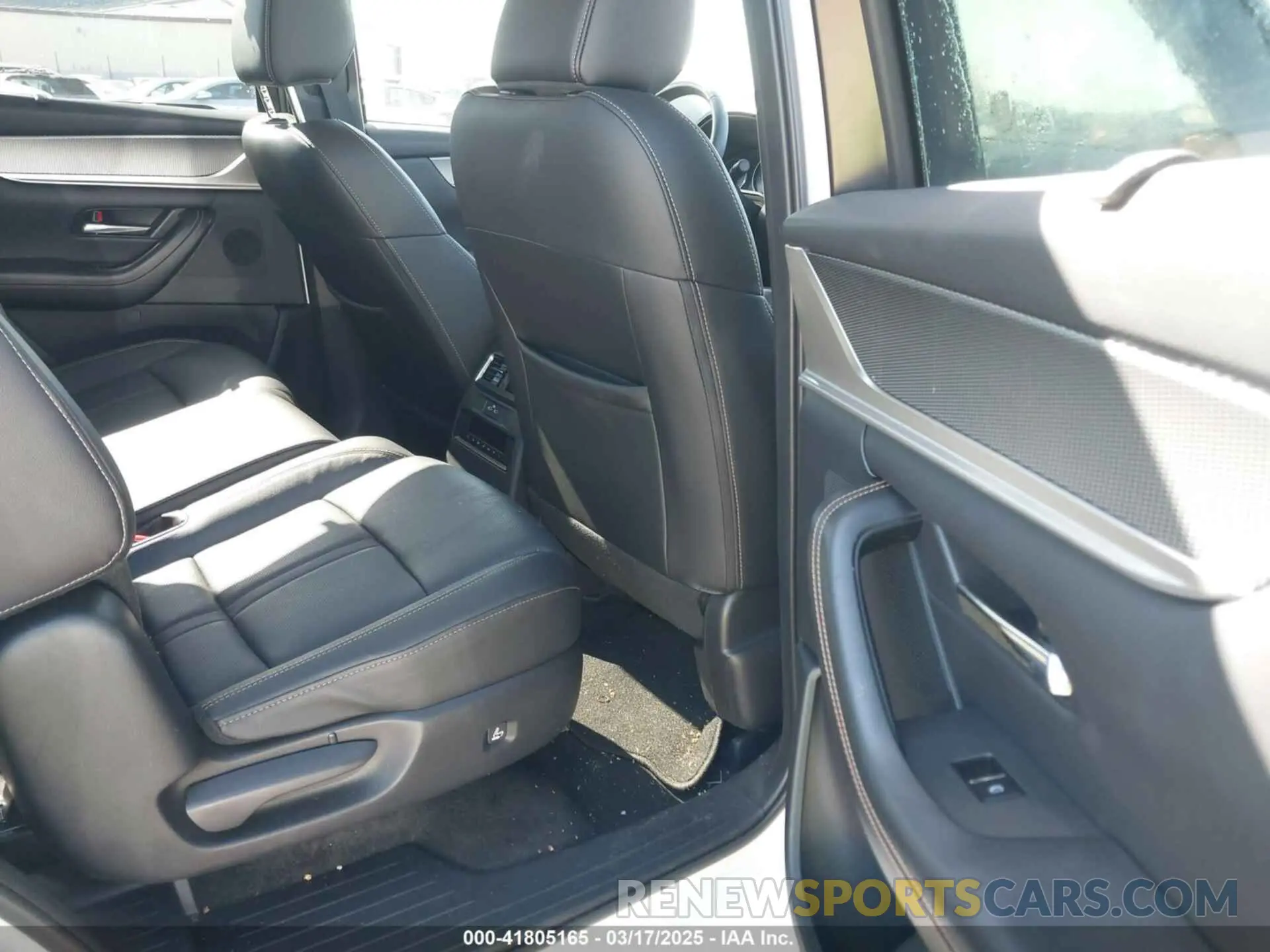 8 Photograph of a damaged car JM3KKCHD9R1154958 MAZDA CX-90 2024