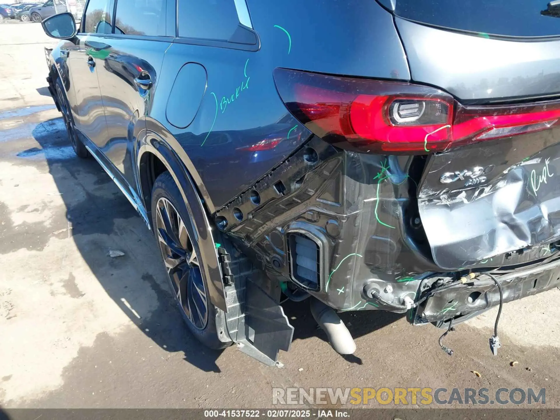 19 Photograph of a damaged car JM3KKDHC8R1112049 MAZDA CX-90 2024