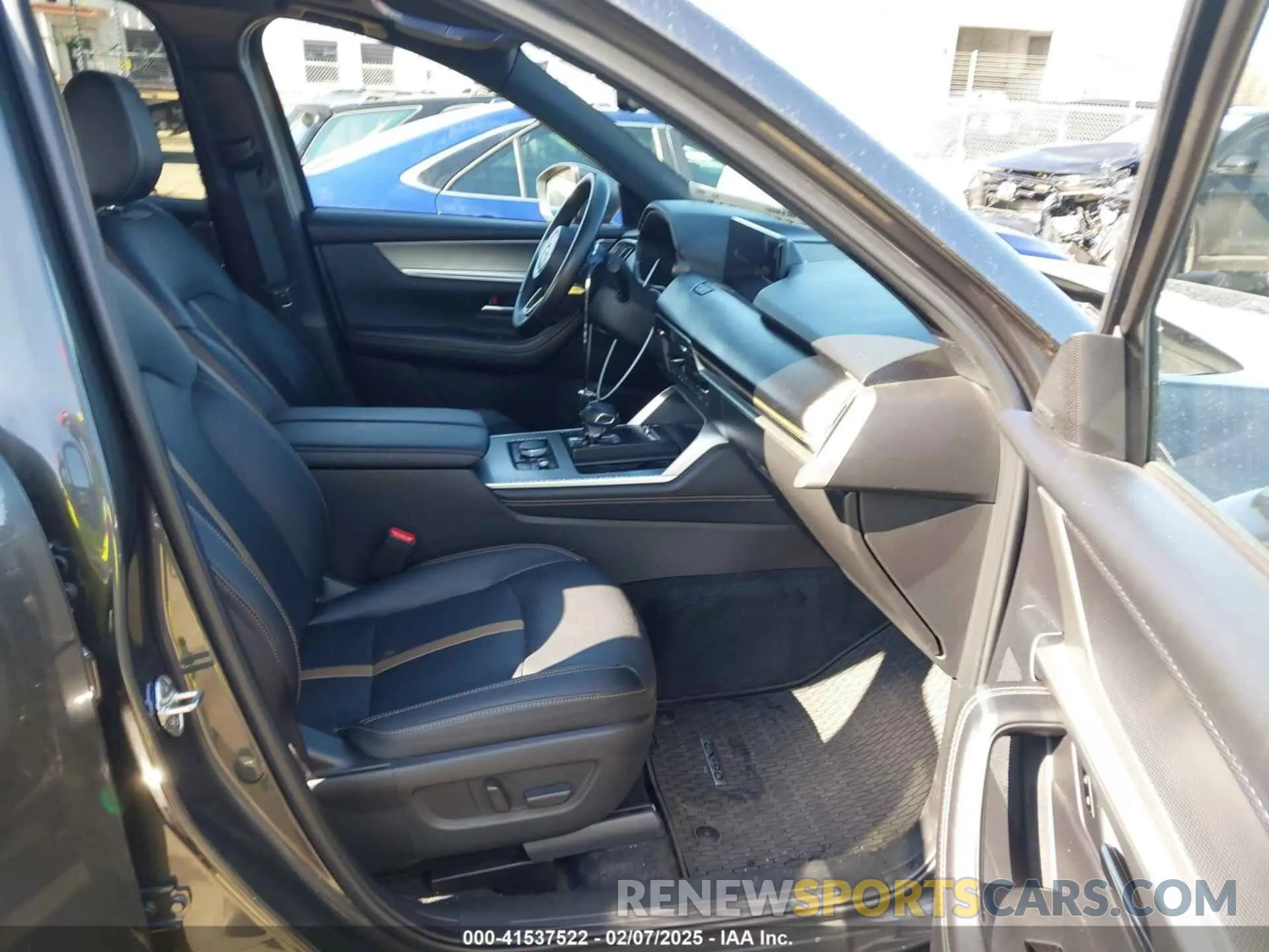5 Photograph of a damaged car JM3KKDHC8R1112049 MAZDA CX-90 2024