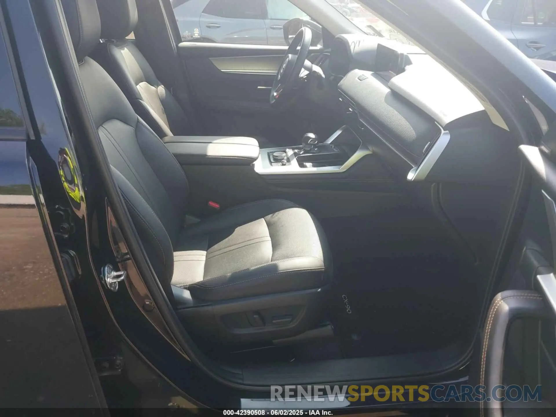 5 Photograph of a damaged car JM3KKDHD2R1162678 MAZDA CX-90 2024
