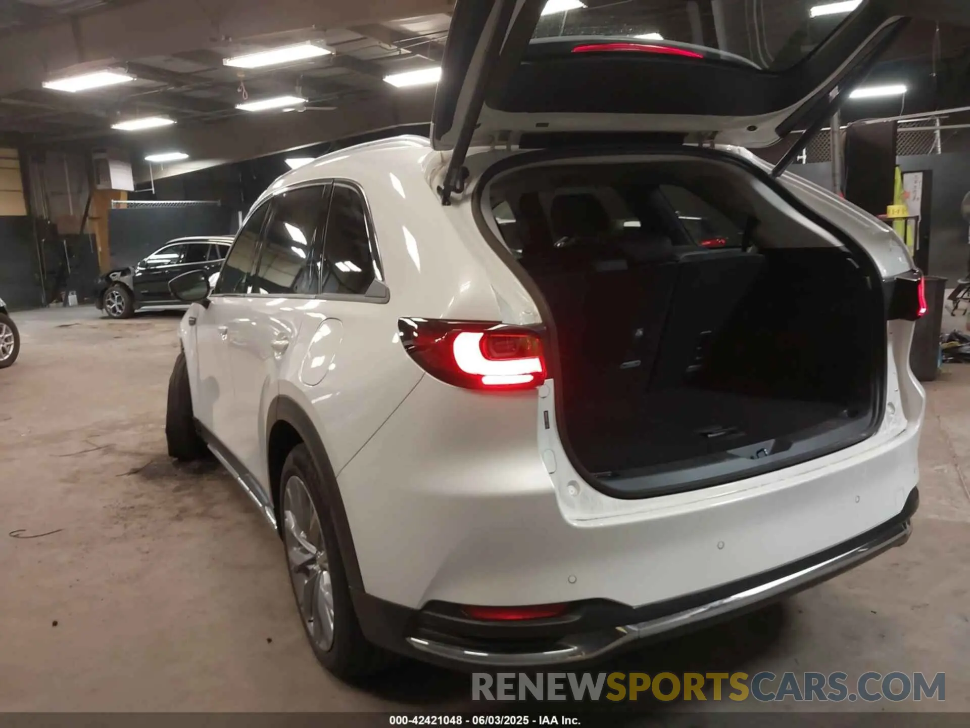 3 Photograph of a damaged car JM3KKDHD2R1173356 MAZDA CX-90 2024