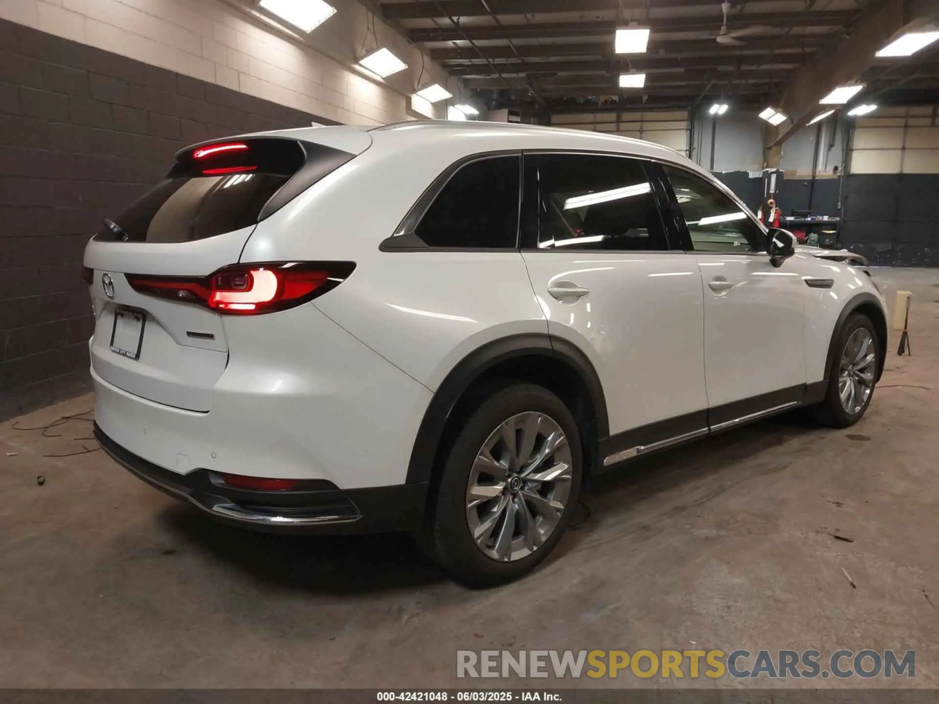 4 Photograph of a damaged car JM3KKDHD2R1173356 MAZDA CX-90 2024