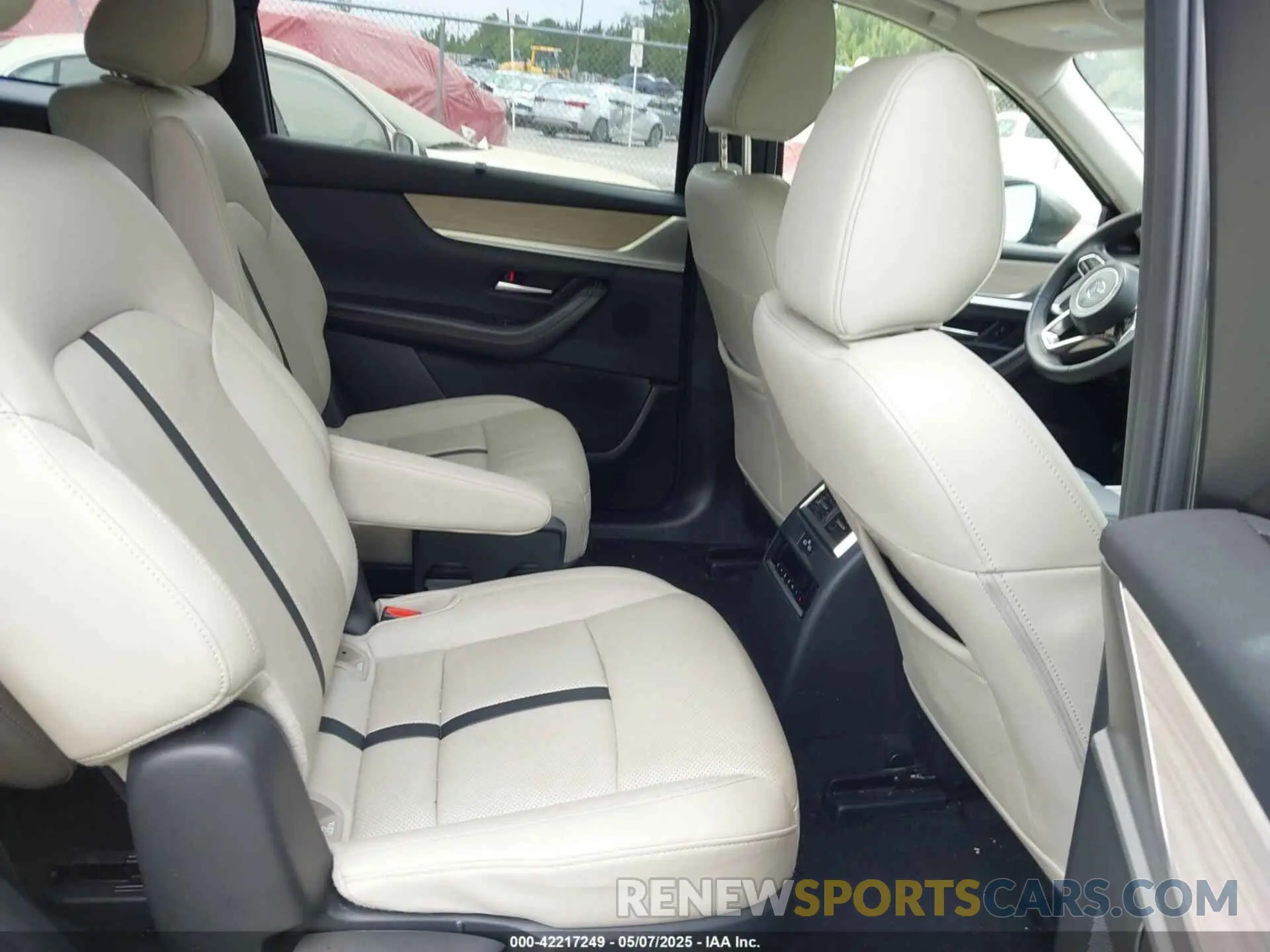 8 Photograph of a damaged car JM3KKDHD6R1141526 MAZDA CX-90 2024
