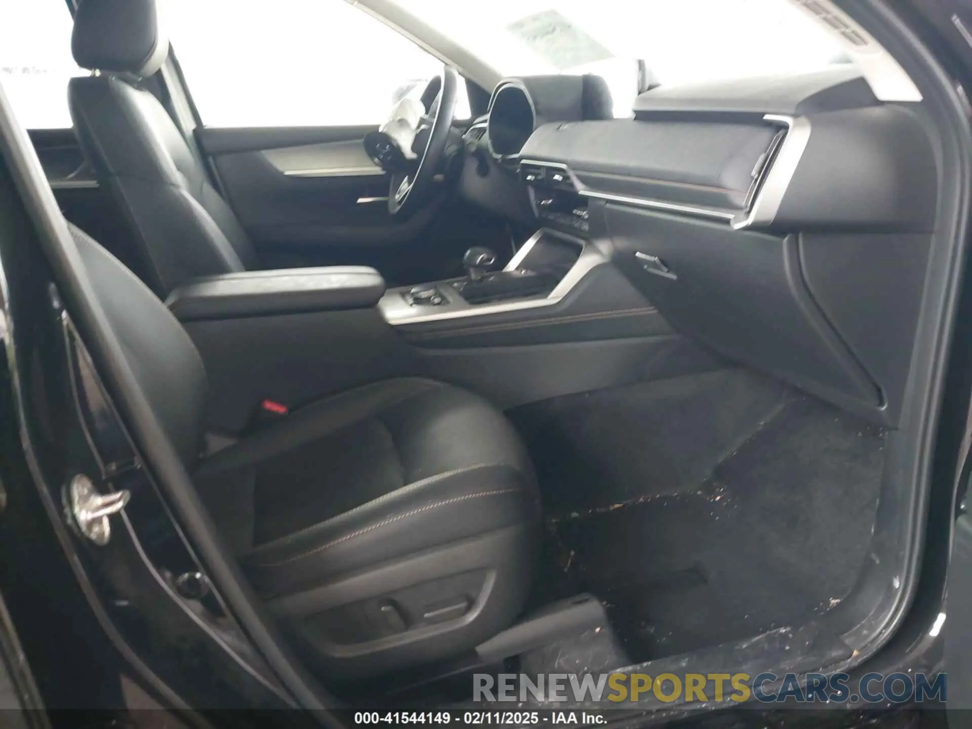 5 Photograph of a damaged car JM3KKDHD7R1128008 MAZDA CX-90 2024