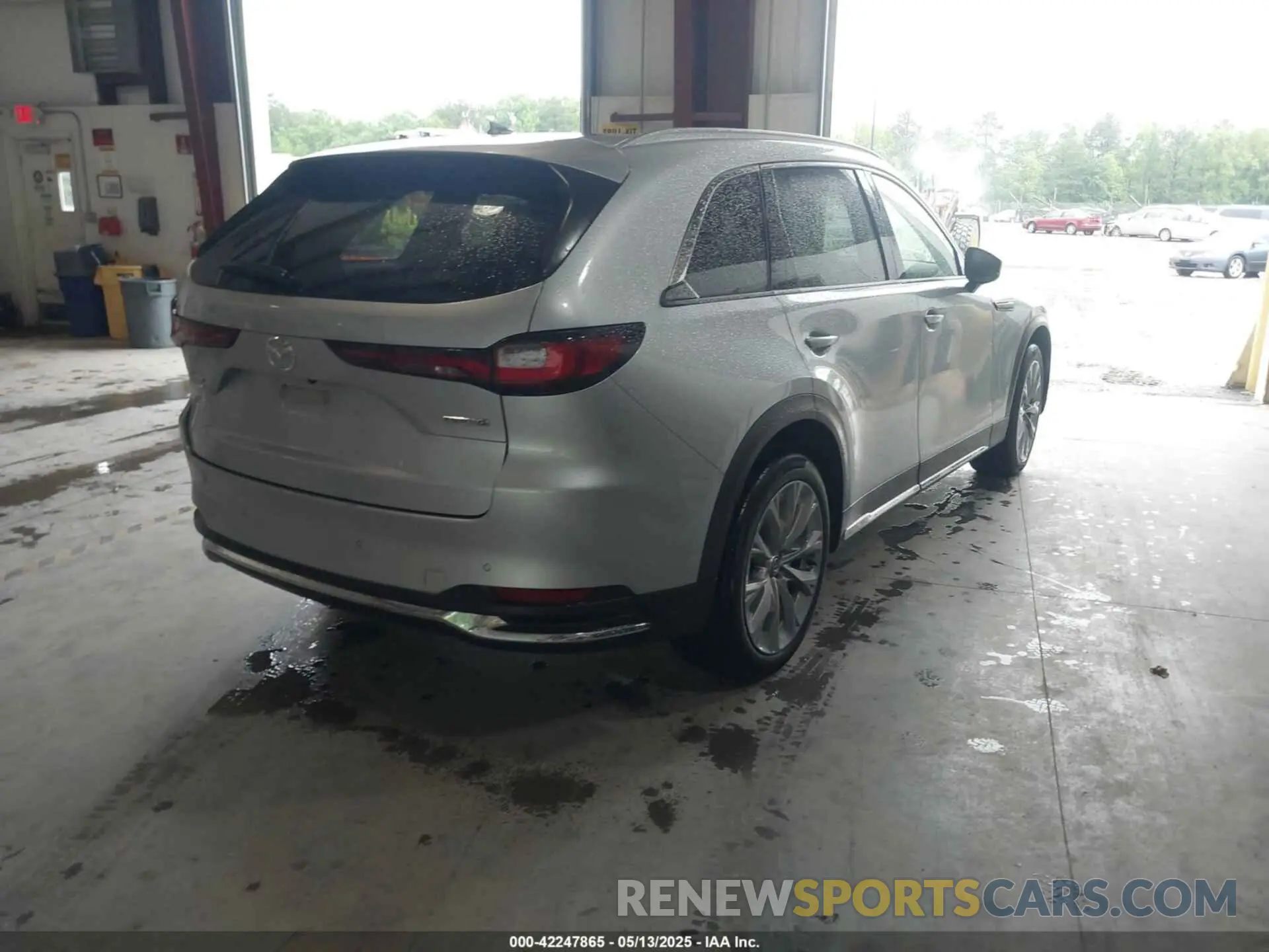 4 Photograph of a damaged car JM3KKDHD9R1167750 MAZDA CX-90 2024