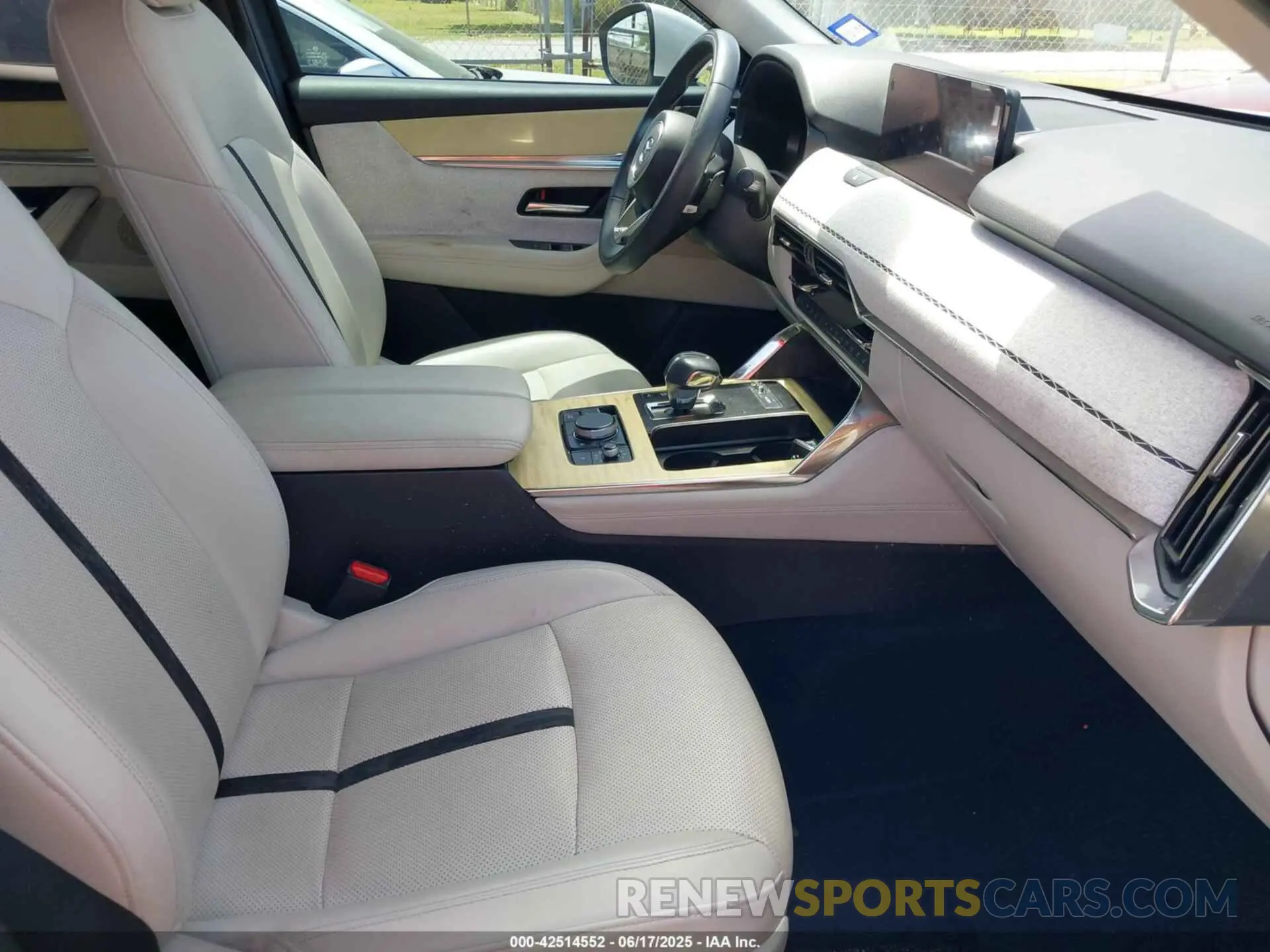 5 Photograph of a damaged car JM3KKEHC1R1106633 MAZDA CX-90 2024