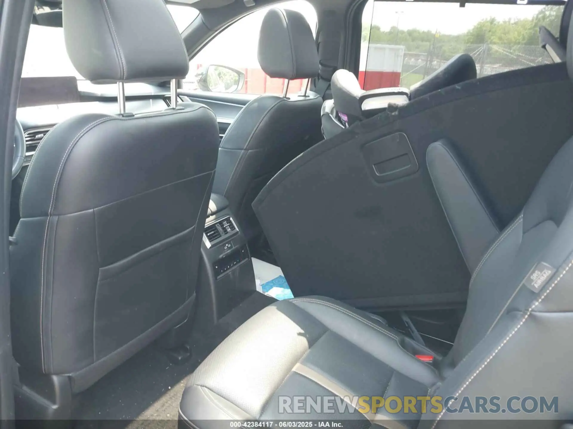 8 Photograph of a damaged car JM3KKEHD9R1189642 MAZDA CX-90 2024
