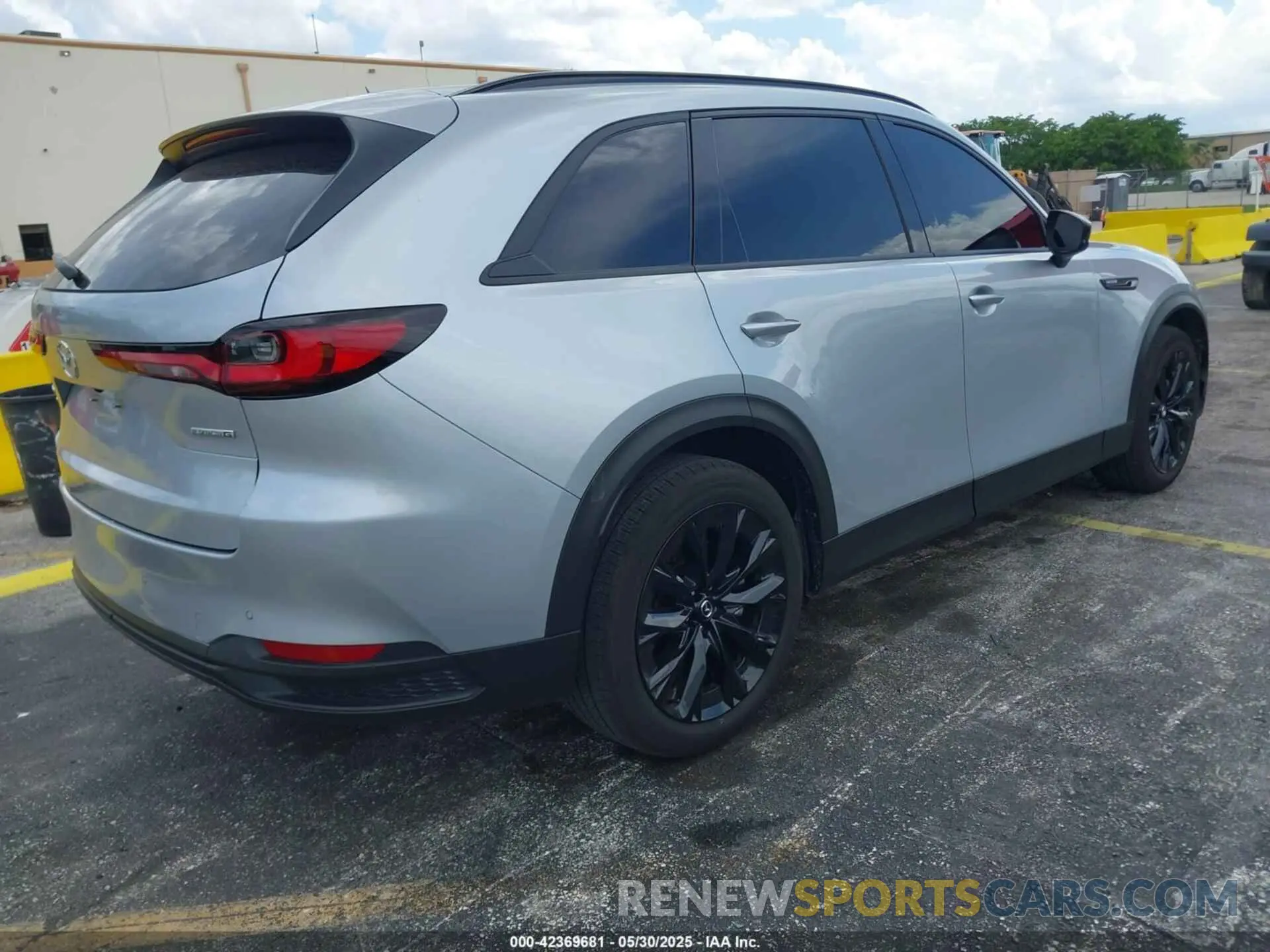 4 Photograph of a damaged car JM3KKCHD3S1213248 MAZDA CX-90 2025