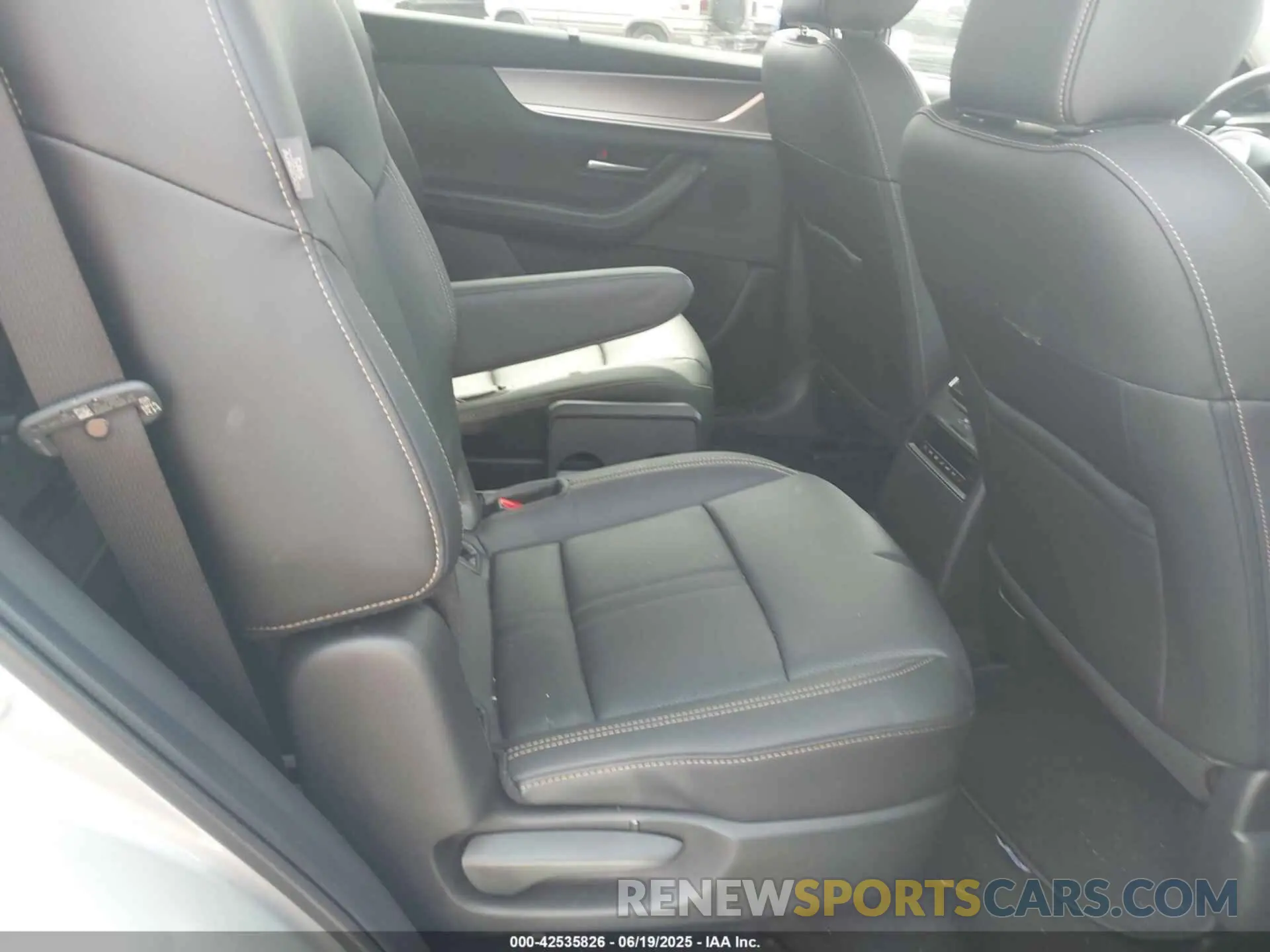 8 Photograph of a damaged car JM3KKCHDXS1222383 MAZDA CX-90 2025