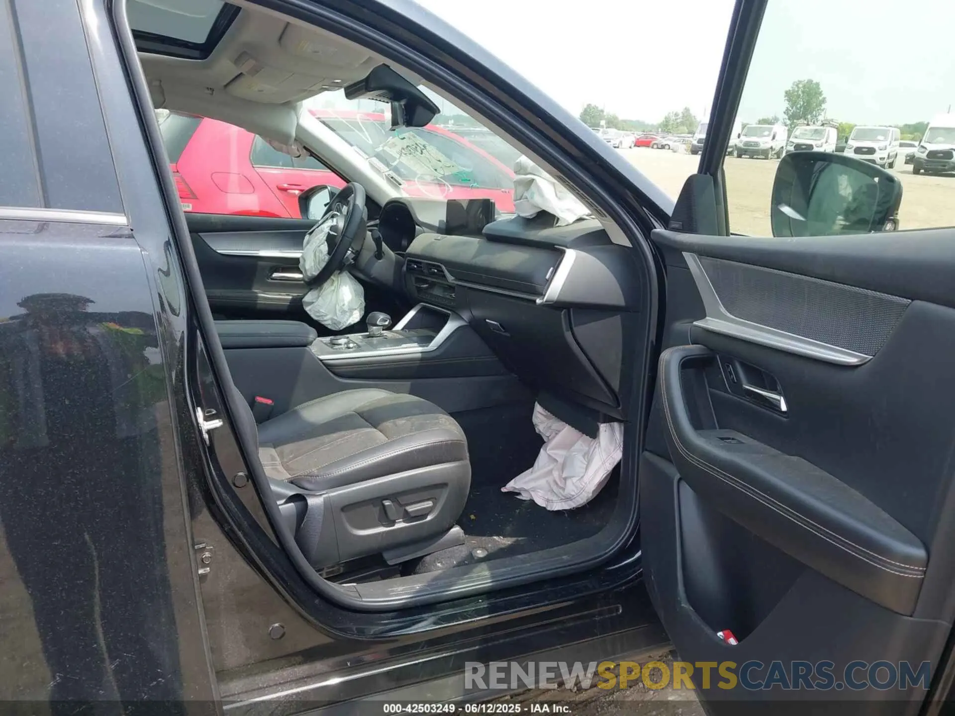 5 Photograph of a damaged car JM3KKCHDXS1230712 MAZDA CX-90 2025