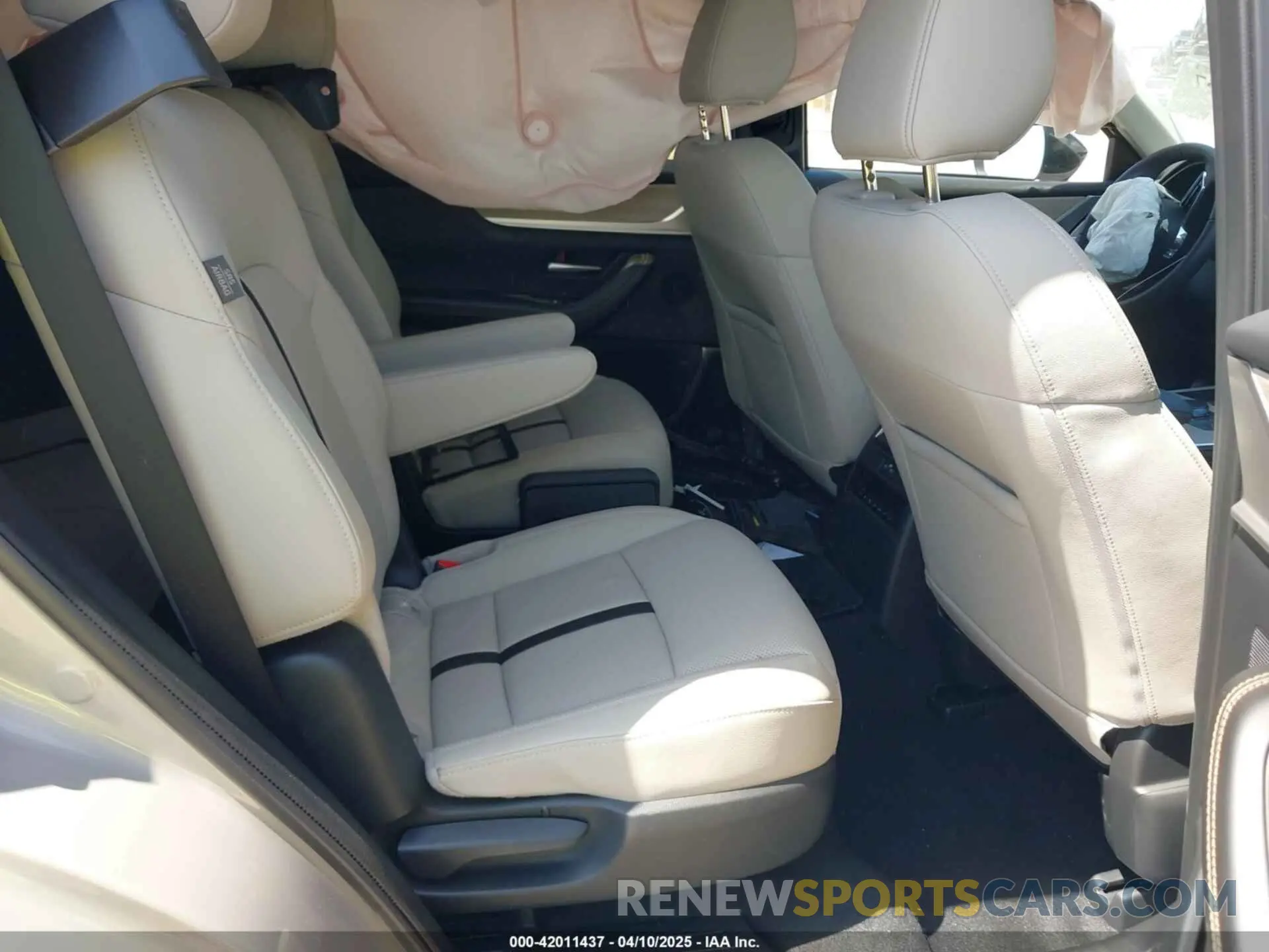 8 Photograph of a damaged car JM3KKCHA7S1225053 MAZDA CX-90 PHEV 2025