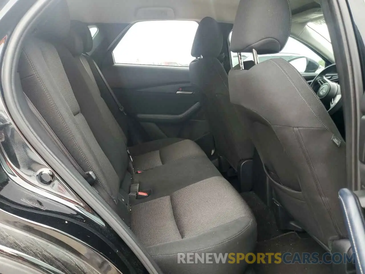 11 Photograph of a damaged car 3MVDMABL3LM113072 MAZDA CX30 2020