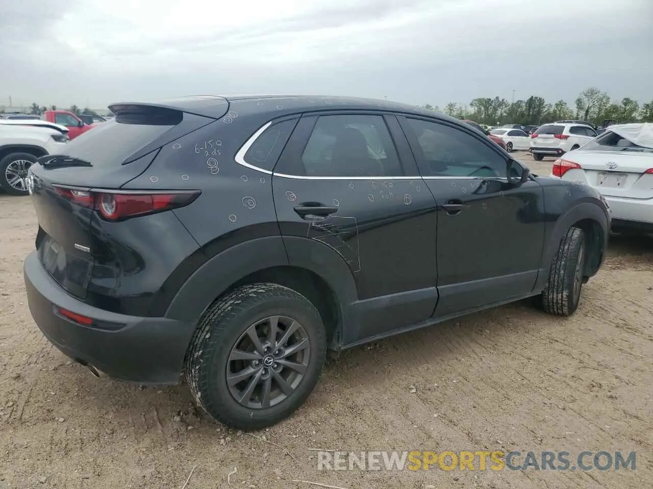 3 Photograph of a damaged car 3MVDMABL3LM113072 MAZDA CX30 2020