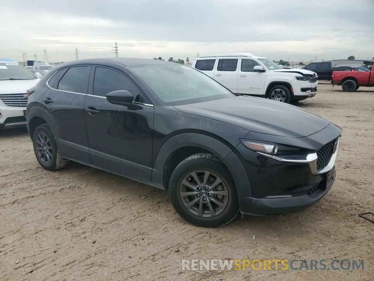 4 Photograph of a damaged car 3MVDMABL3LM113072 MAZDA CX30 2020