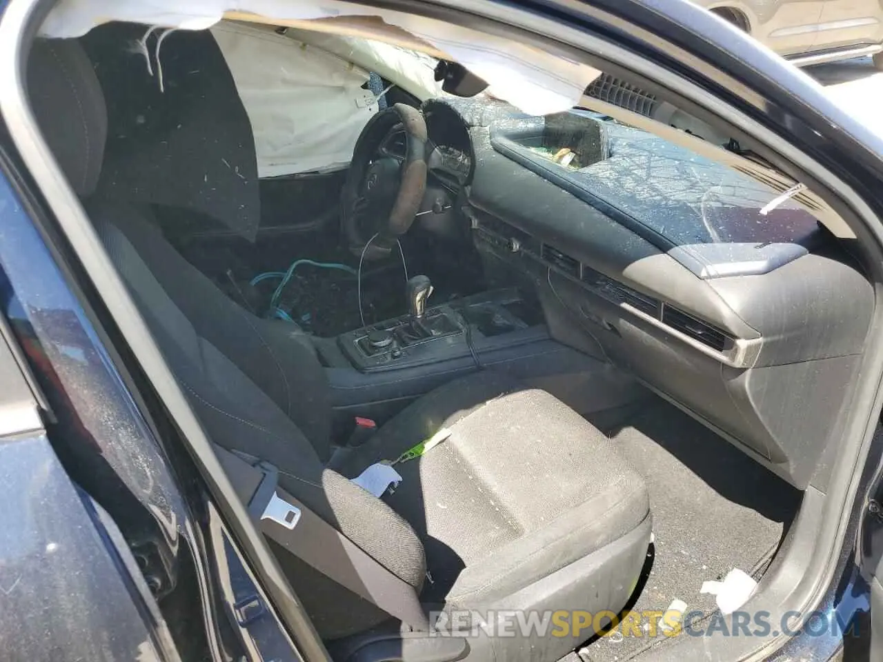 8 Photograph of a damaged car 3MVDMABL5LM103482 MAZDA CX30 2020