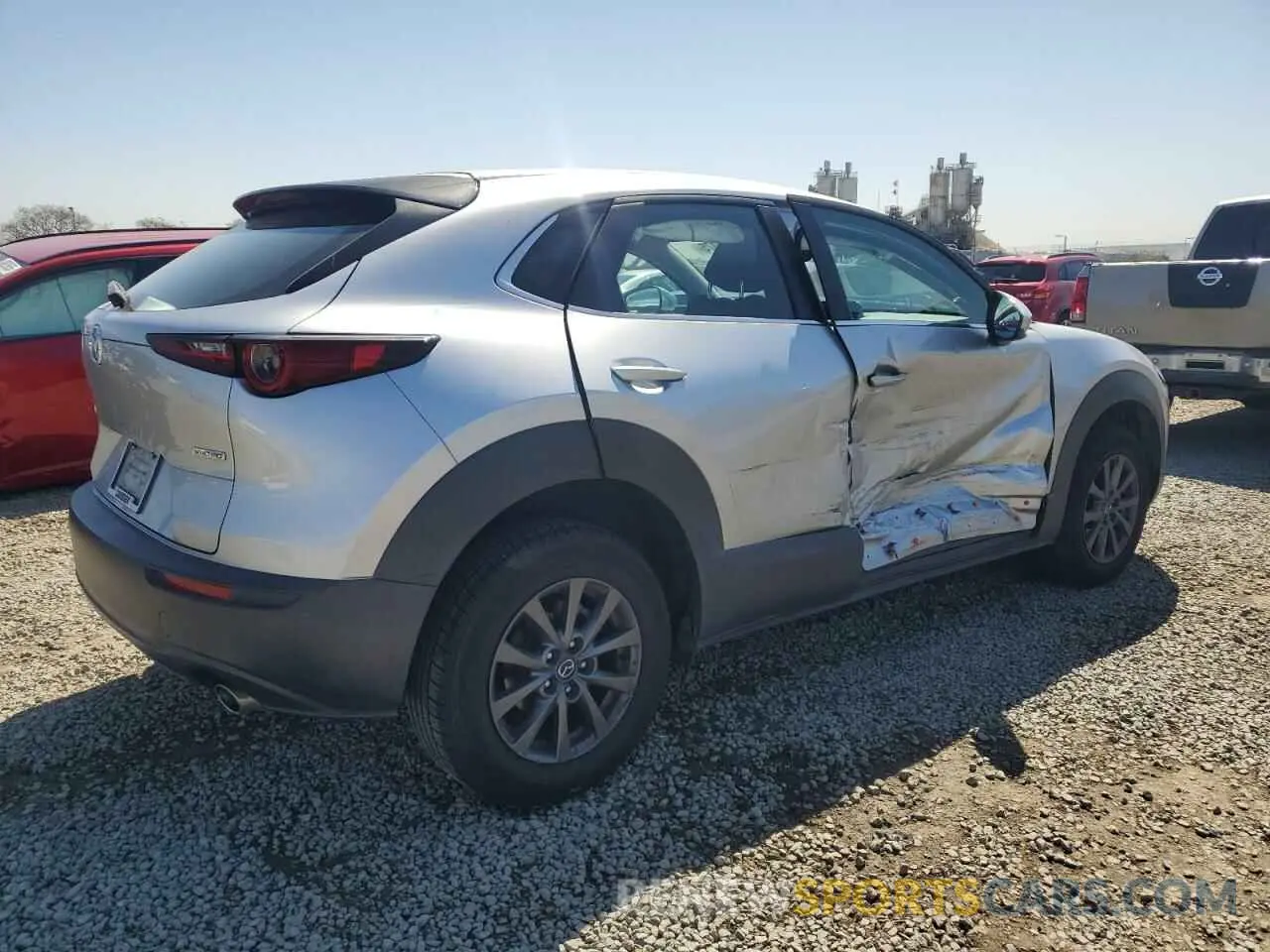 3 Photograph of a damaged car 3MVDMABL8LM135925 MAZDA CX30 2020