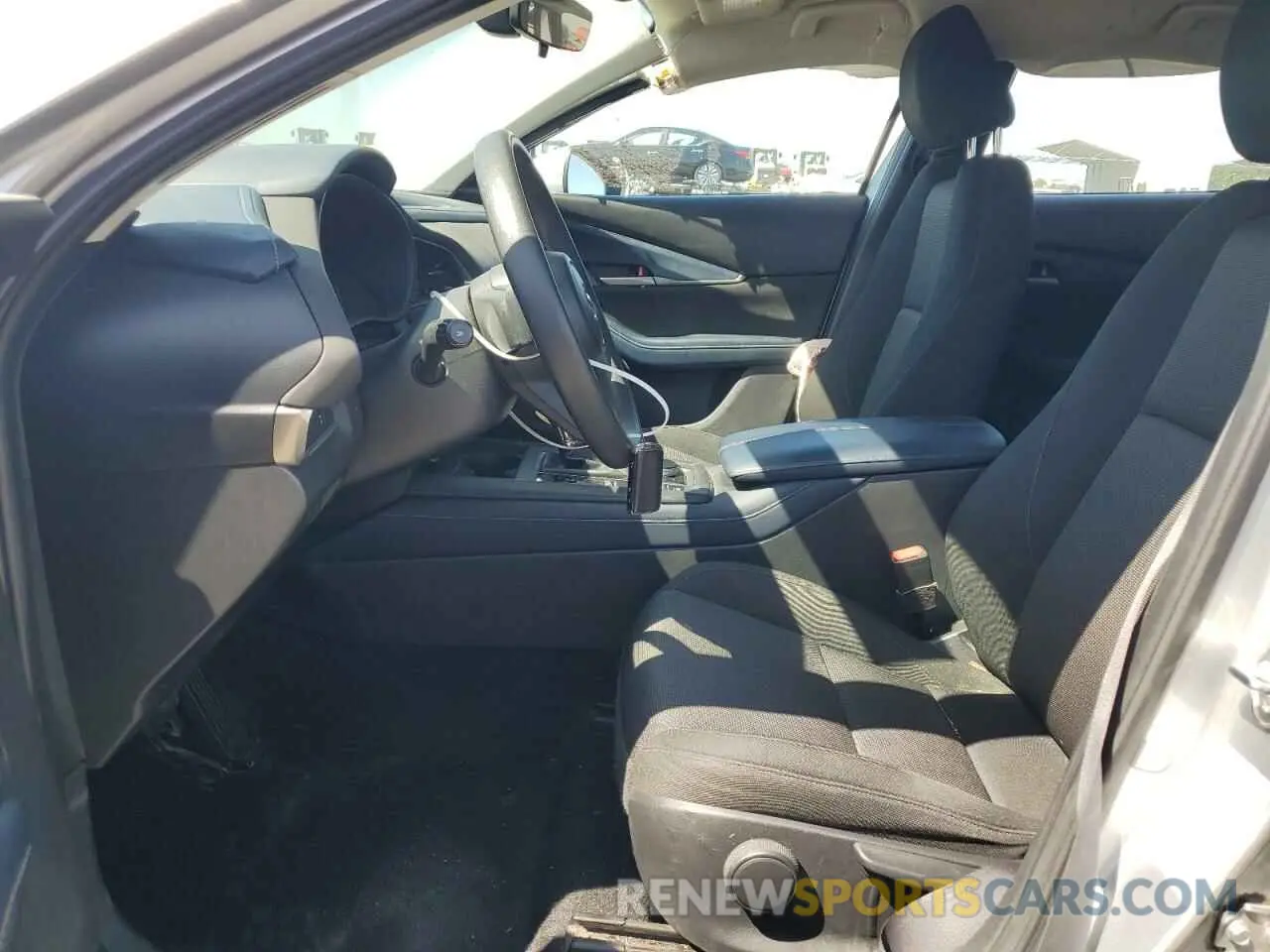 7 Photograph of a damaged car 3MVDMABL8LM135925 MAZDA CX30 2020