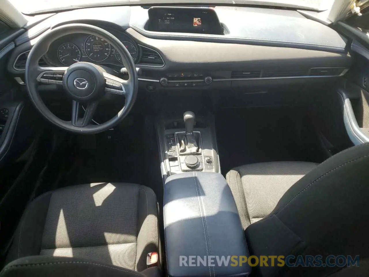 8 Photograph of a damaged car 3MVDMABL8LM135925 MAZDA CX30 2020
