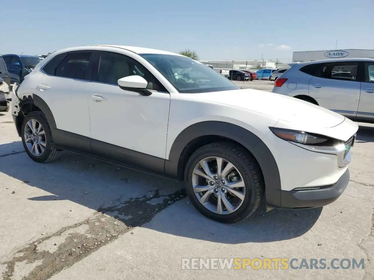 4 Photograph of a damaged car 3MVDMACL5LM120667 MAZDA CX30 2020