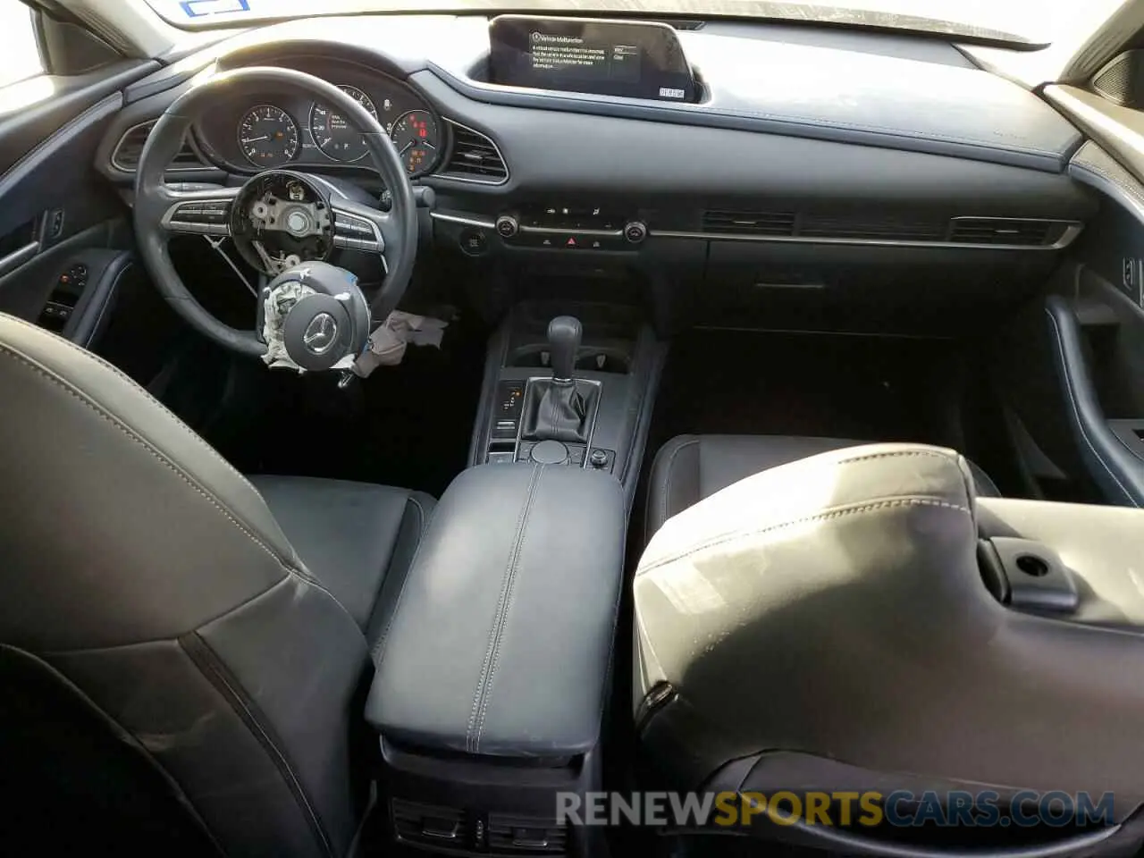 8 Photograph of a damaged car 3MVDMACL5LM134133 MAZDA CX30 2020