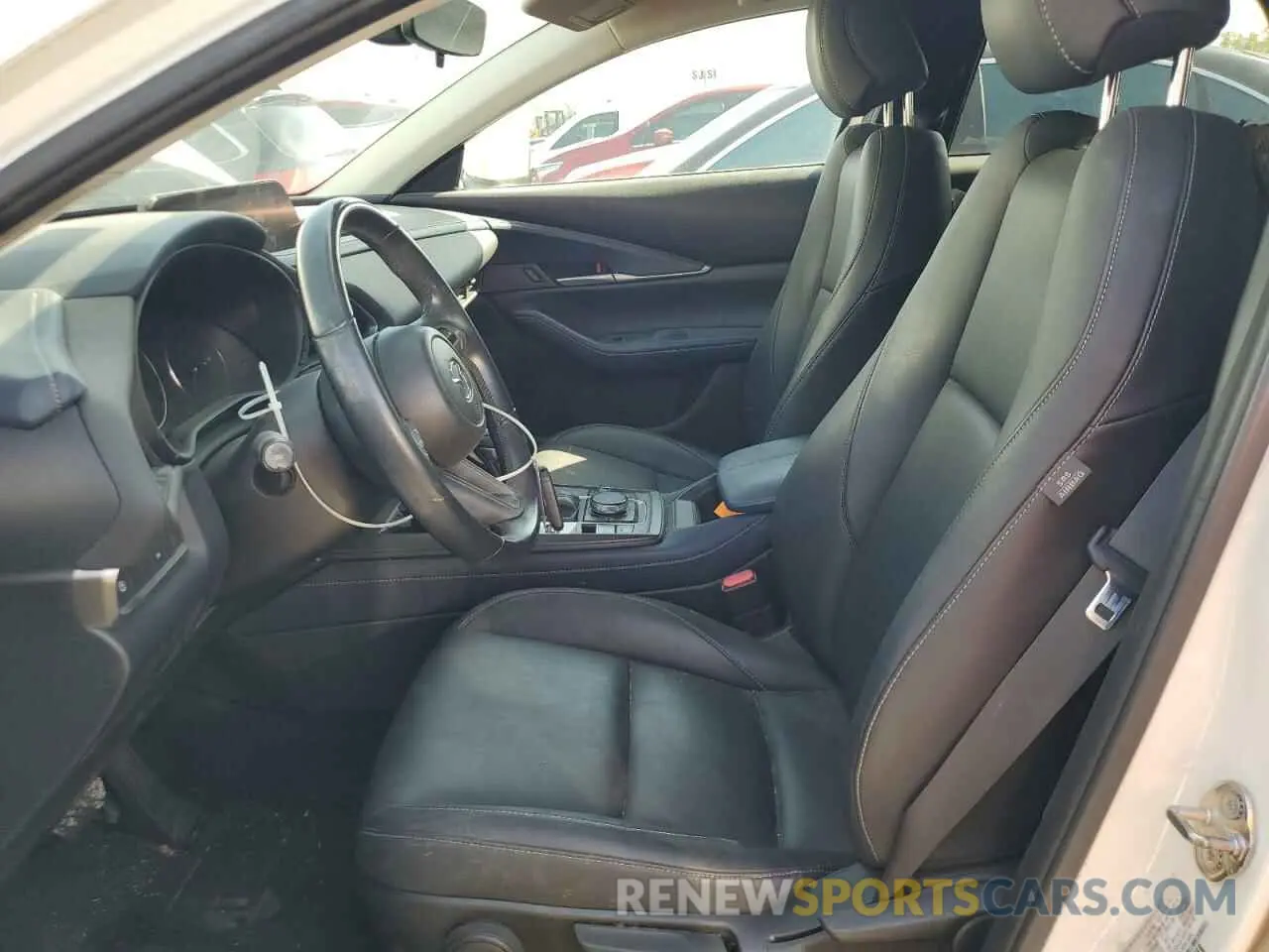 7 Photograph of a damaged car 3MVDMACL6LM139339 MAZDA CX30 2020
