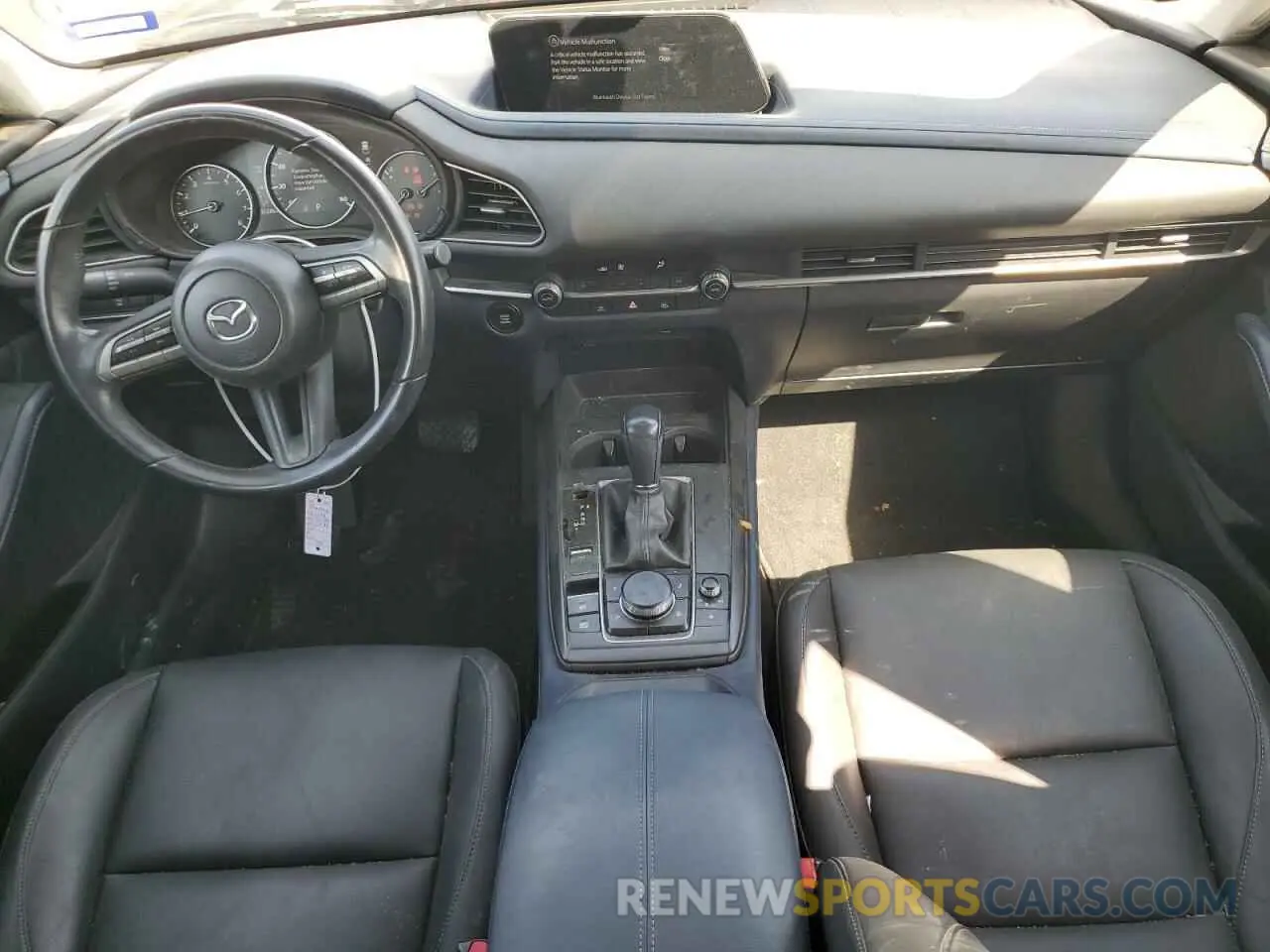 8 Photograph of a damaged car 3MVDMACL6LM139339 MAZDA CX30 2020