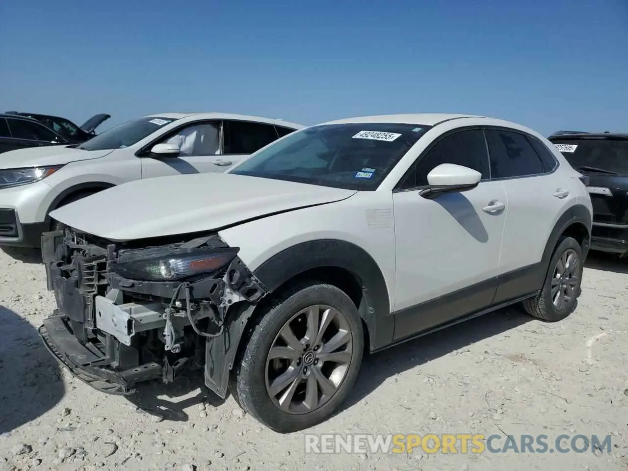 1 Photograph of a damaged car 3MVDMACLXLM115495 MAZDA CX30 2020